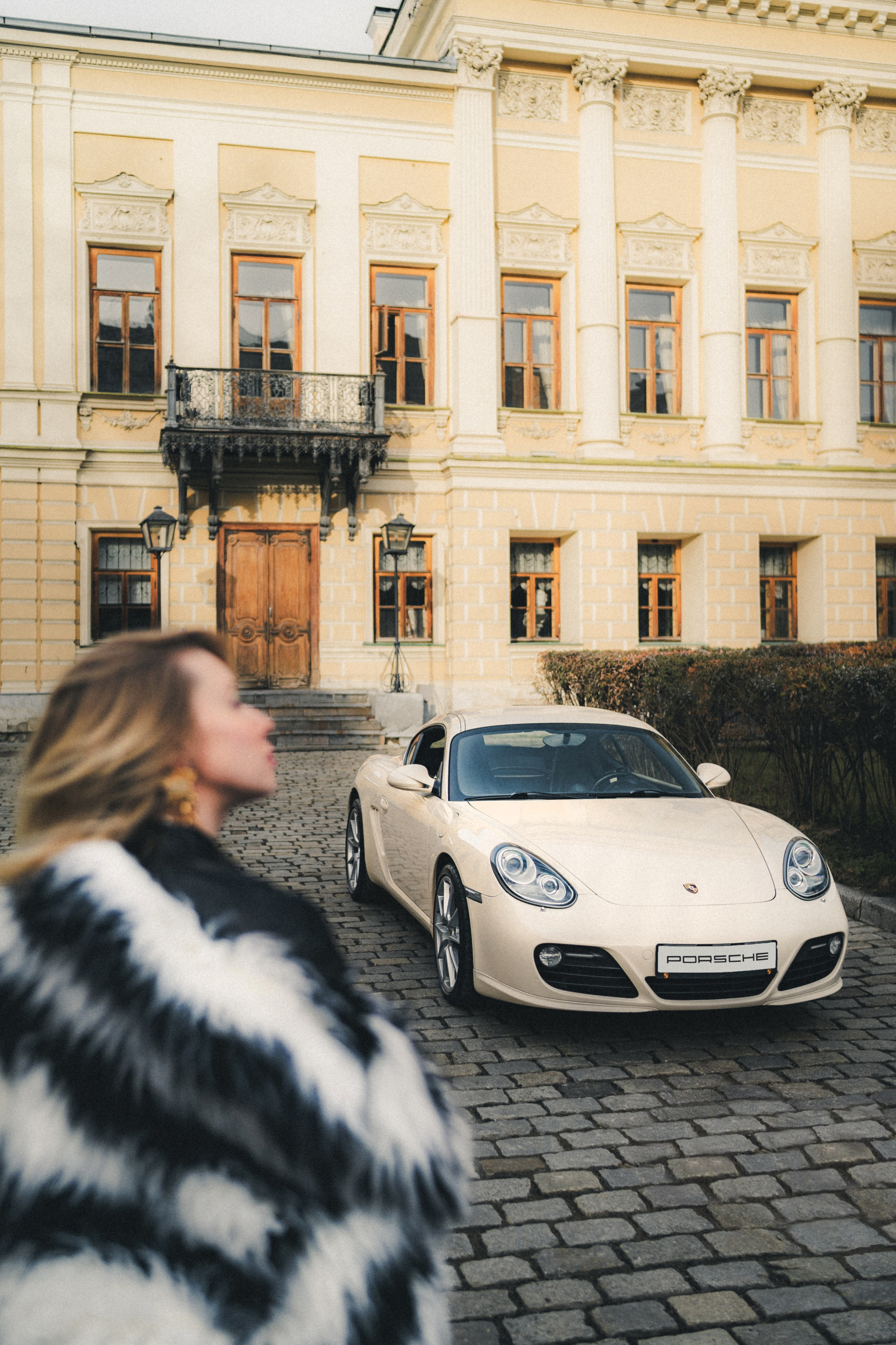 Porsche Cayman S x Anna. Фотограф Илья К. в Москве