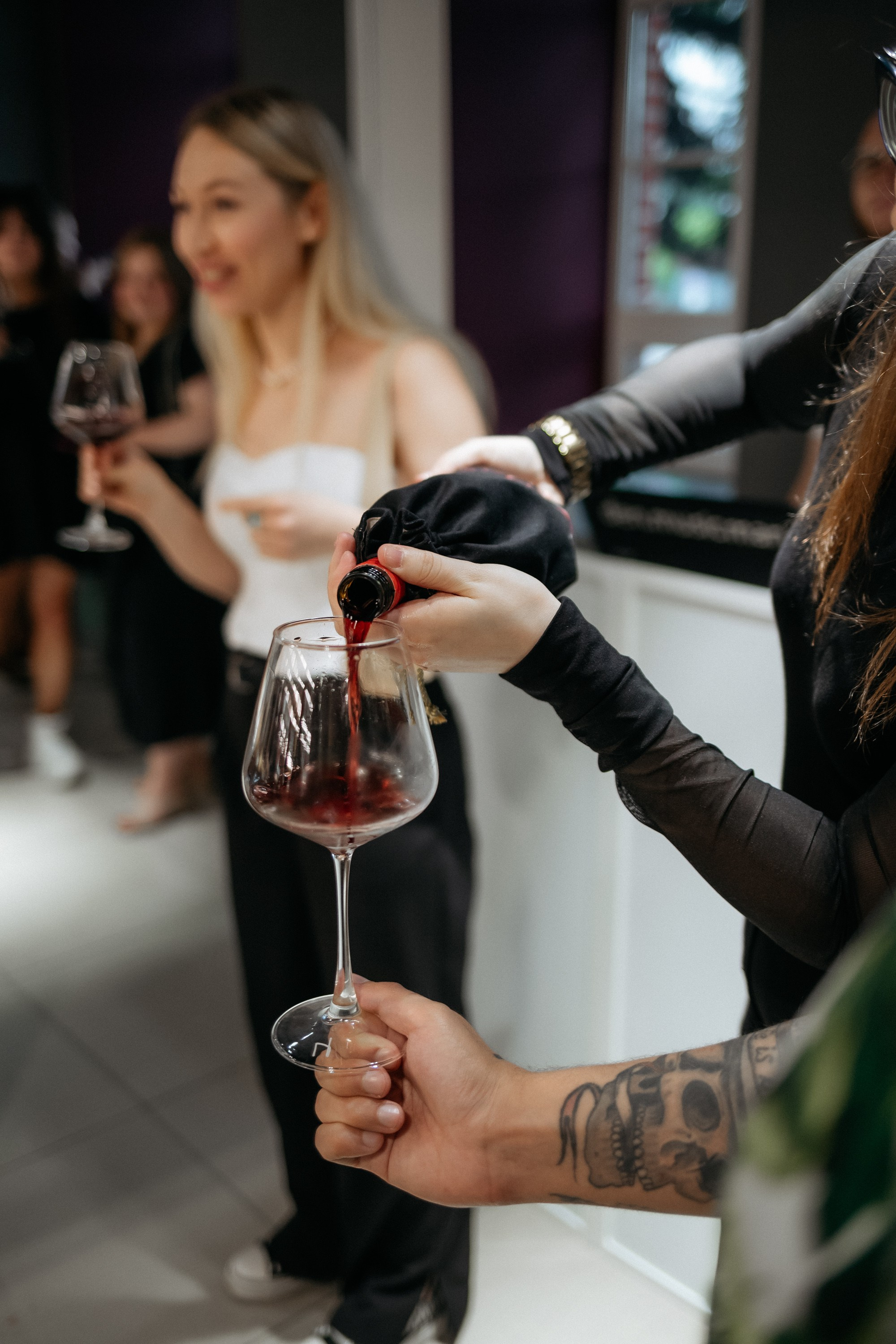 BY SIMPLE ВИНОТЕКА — ОТКРЫТИЕ. СВОИ. ФОТООТЧЕТЫ-СОБЫТИЯ-МЕСТА