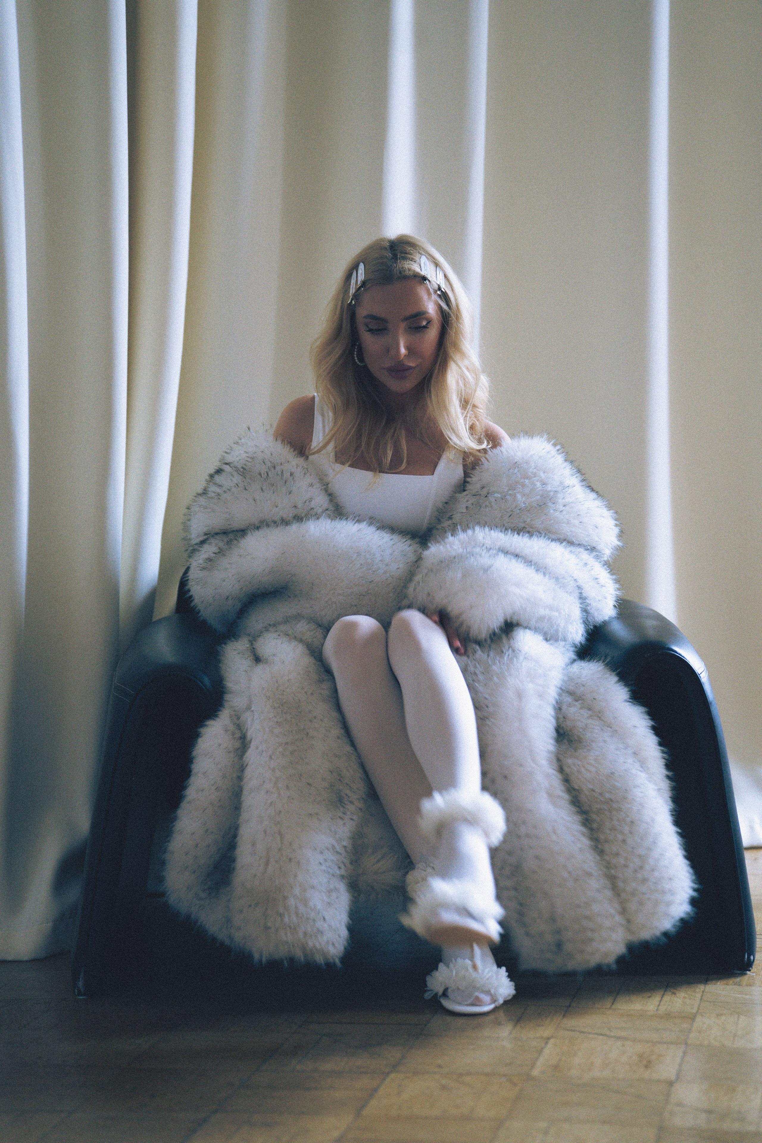 МИНИМАЛИЗМ В СТУДИИ НА ЧЕРНЫШЕВСКОЙ В СТУДИИ С БАЛКОНОМ. Профессиональный фотограф, Санкт-Петербург — Виктория Богомолова