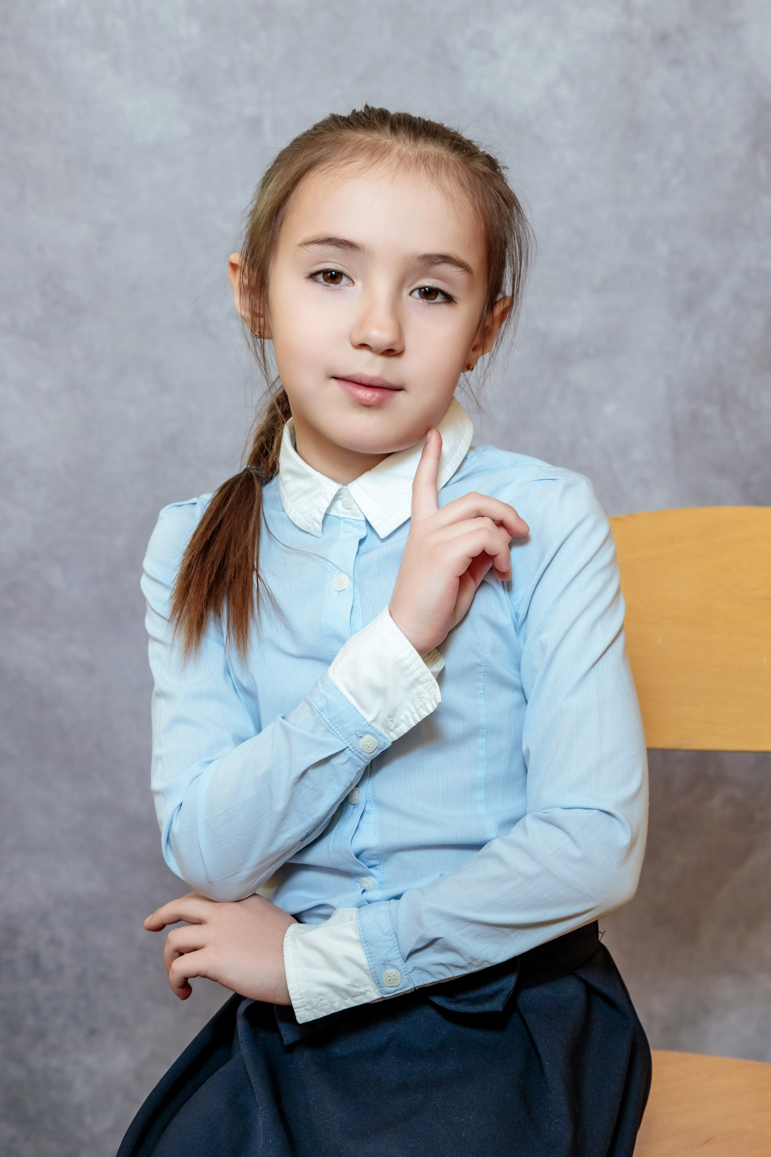 1 Я класс — портретная съемка + фото за партами. Фотограф Алина Лебедь