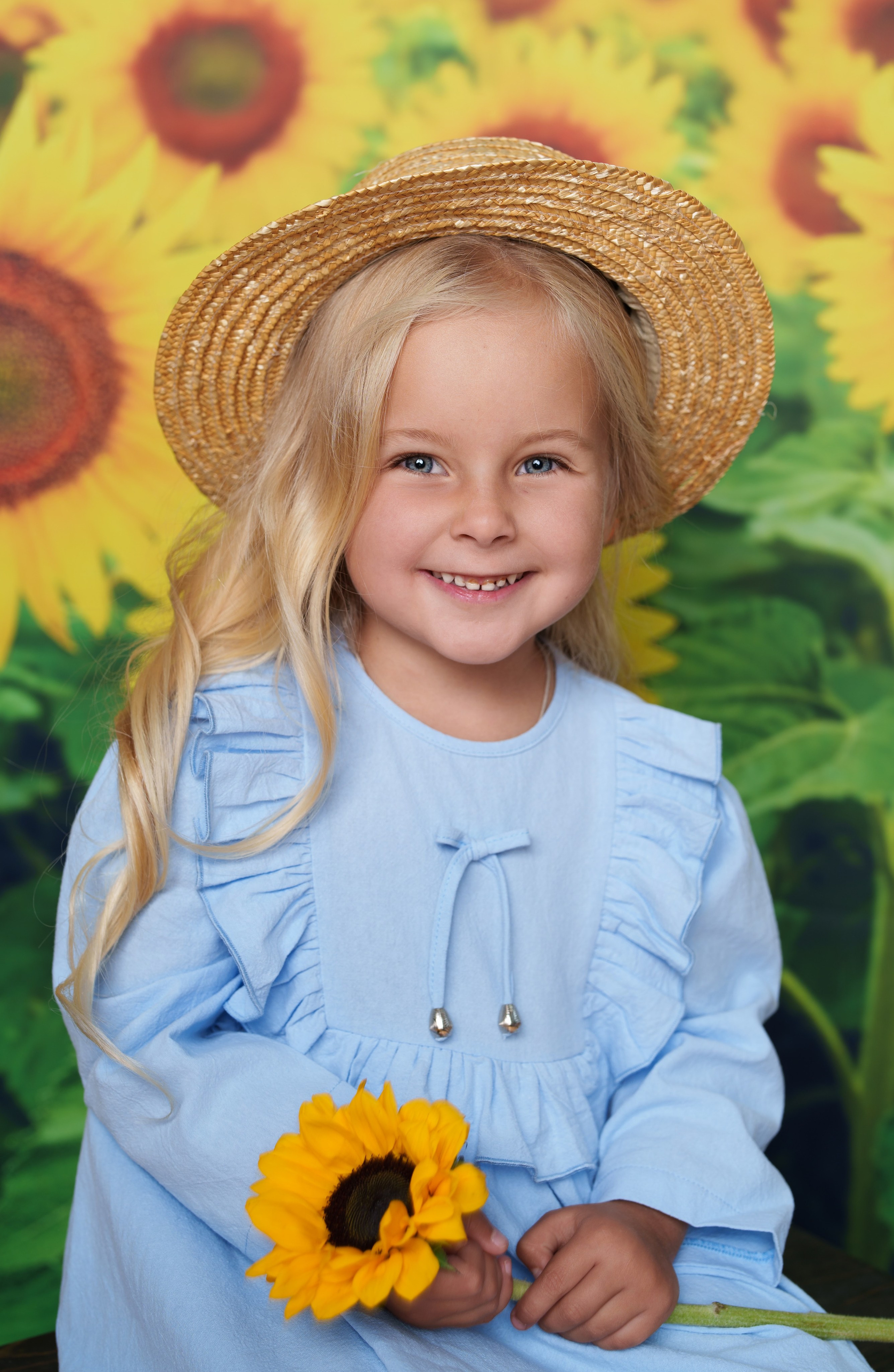 Подсолнухи. Стильные выпускные альбомы, детские фотосессии, сюжетные фотографии