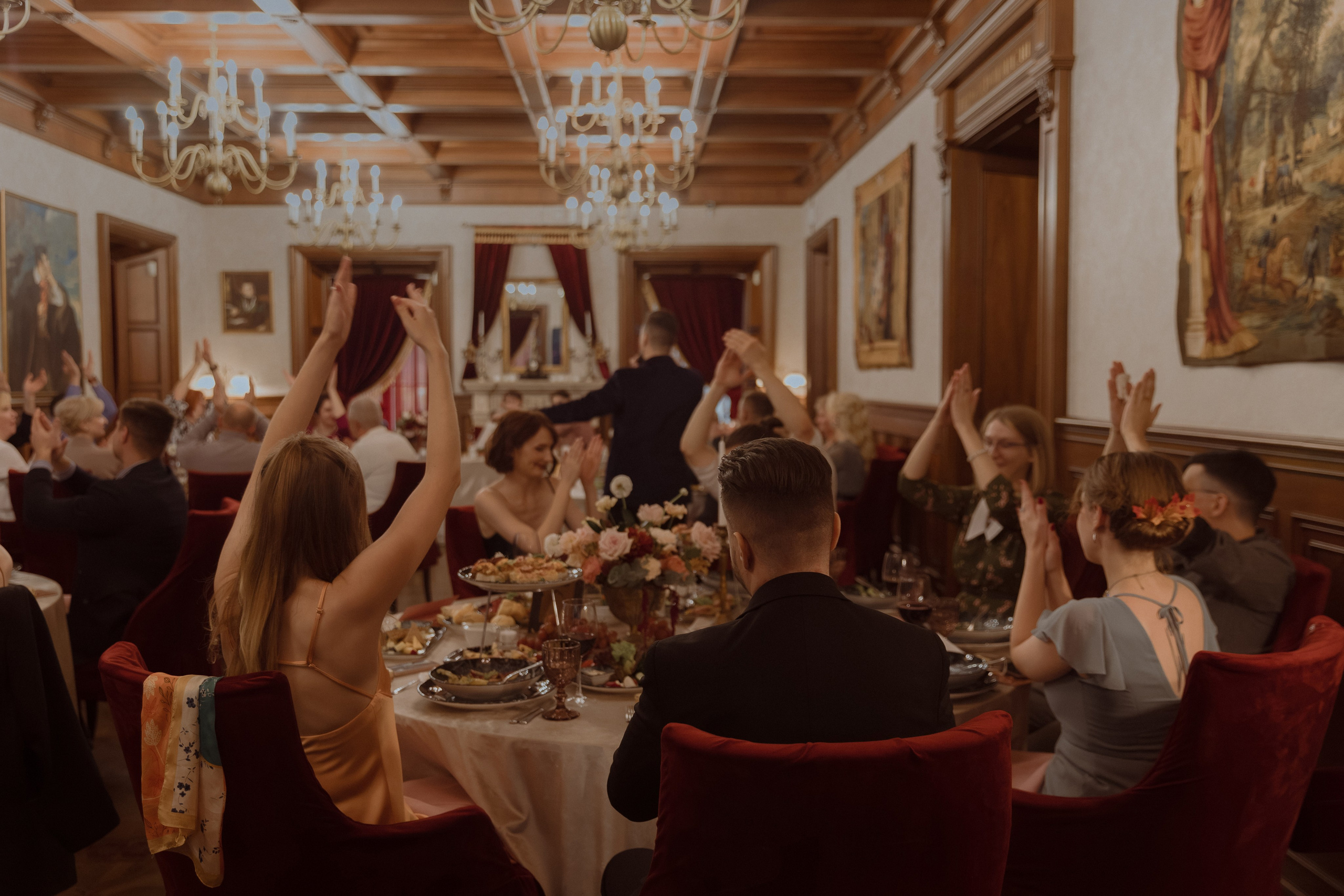 Welcome back to your own dinner party. Фотограф Лия Козловская Минск