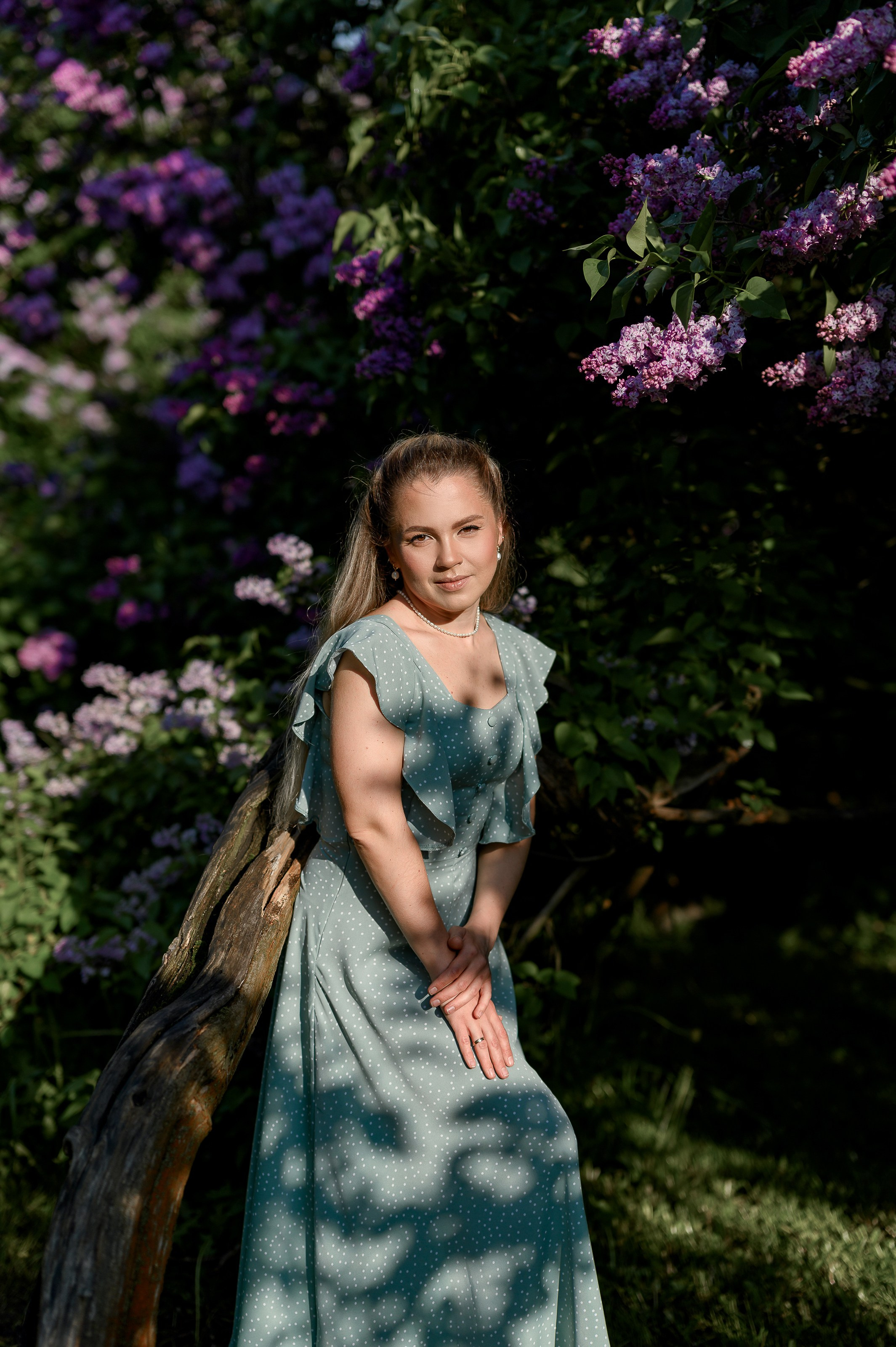 Анастасия. Фотосессия в цветении в Сиреневом саду в Москве. Semerlina.ru