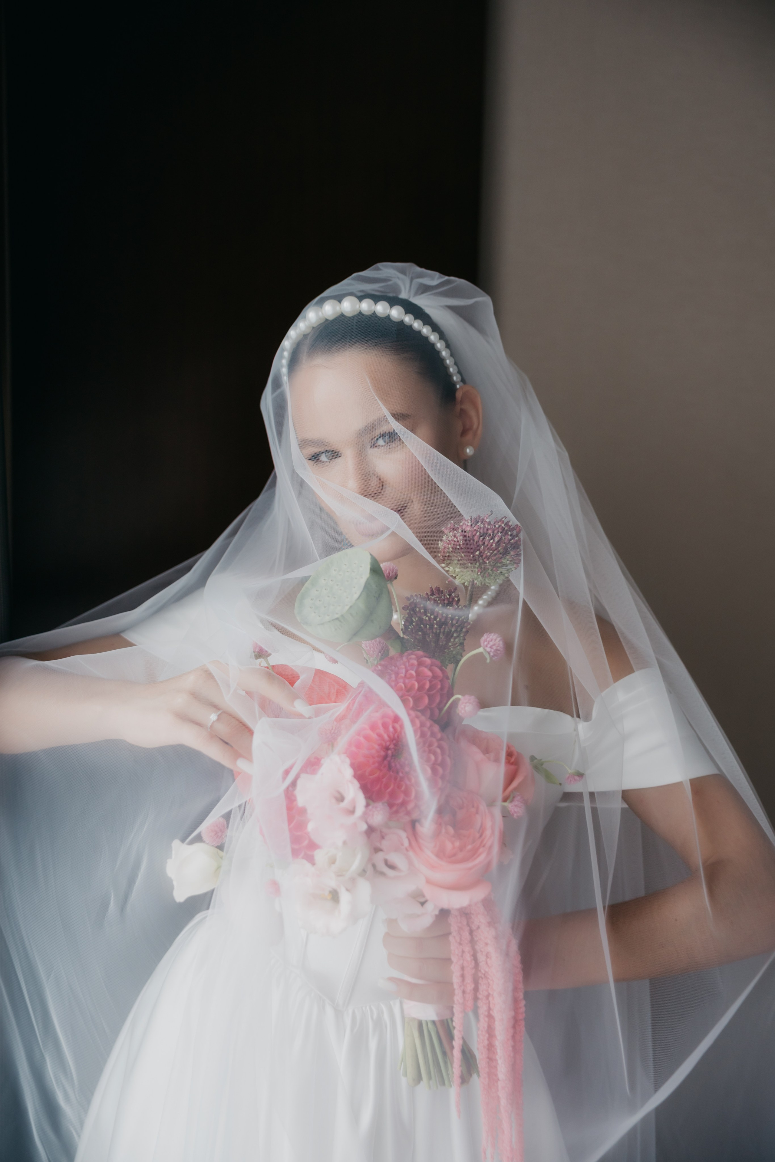 Свадебная фотосессия в отеле Soluxe Hotel Moscow. Свадебный фотограф в Москве Екатерина Гусева