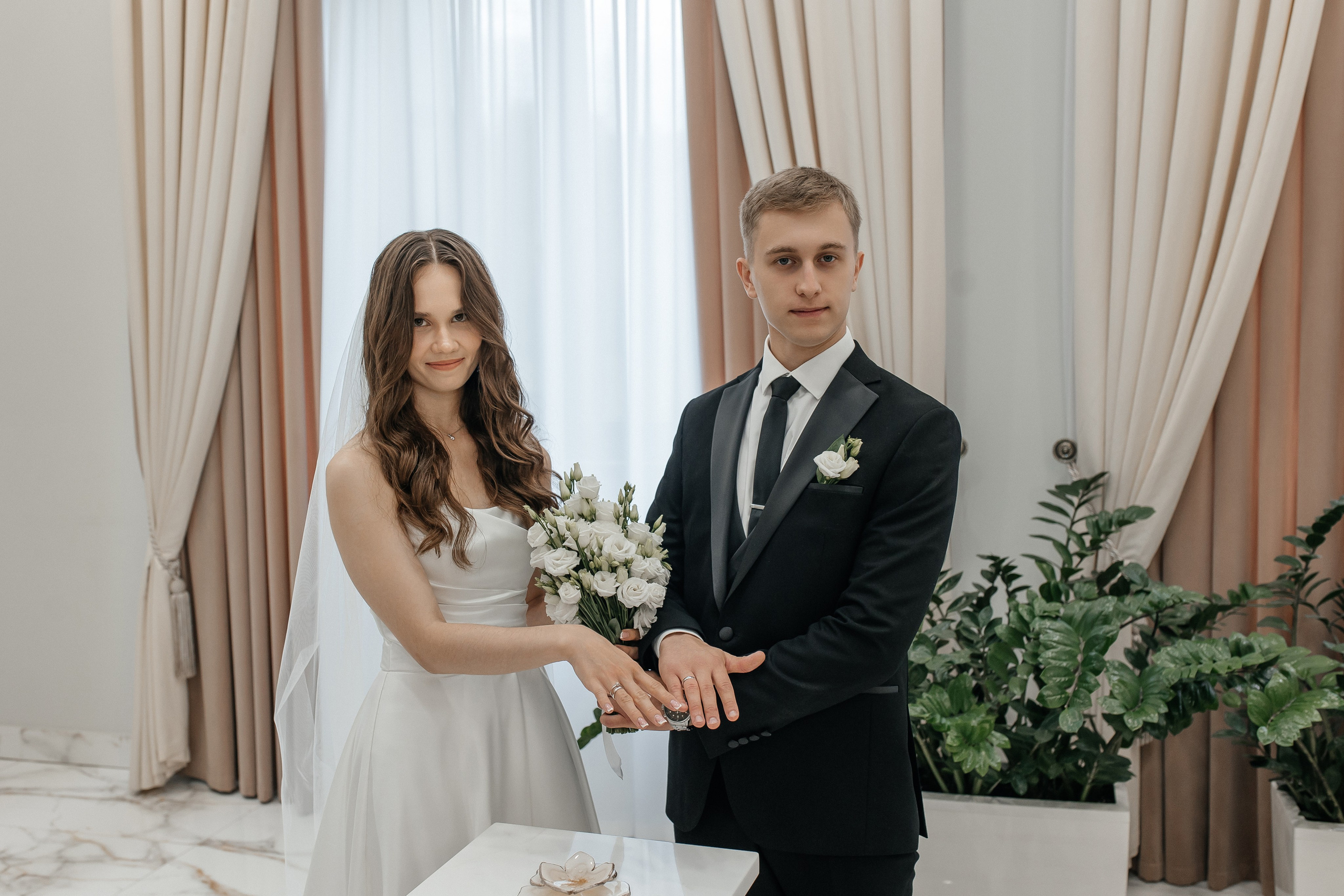 Регистрация брака в Шипиловском дворце бракосочетания. Свадебный фотограф в Москве Дарья Олендарёва