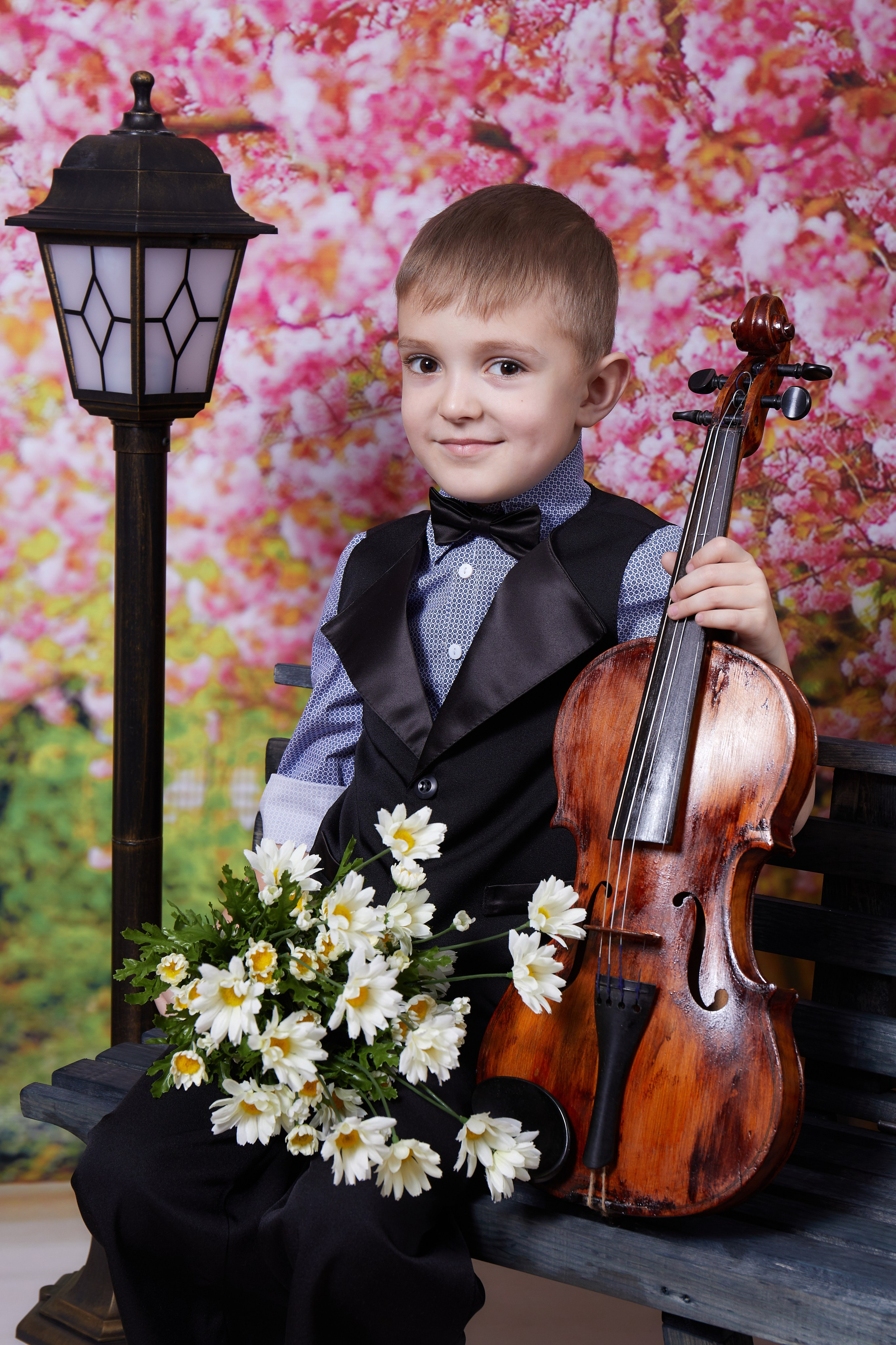 Со скрипкой. Детская выездная фотостудия
