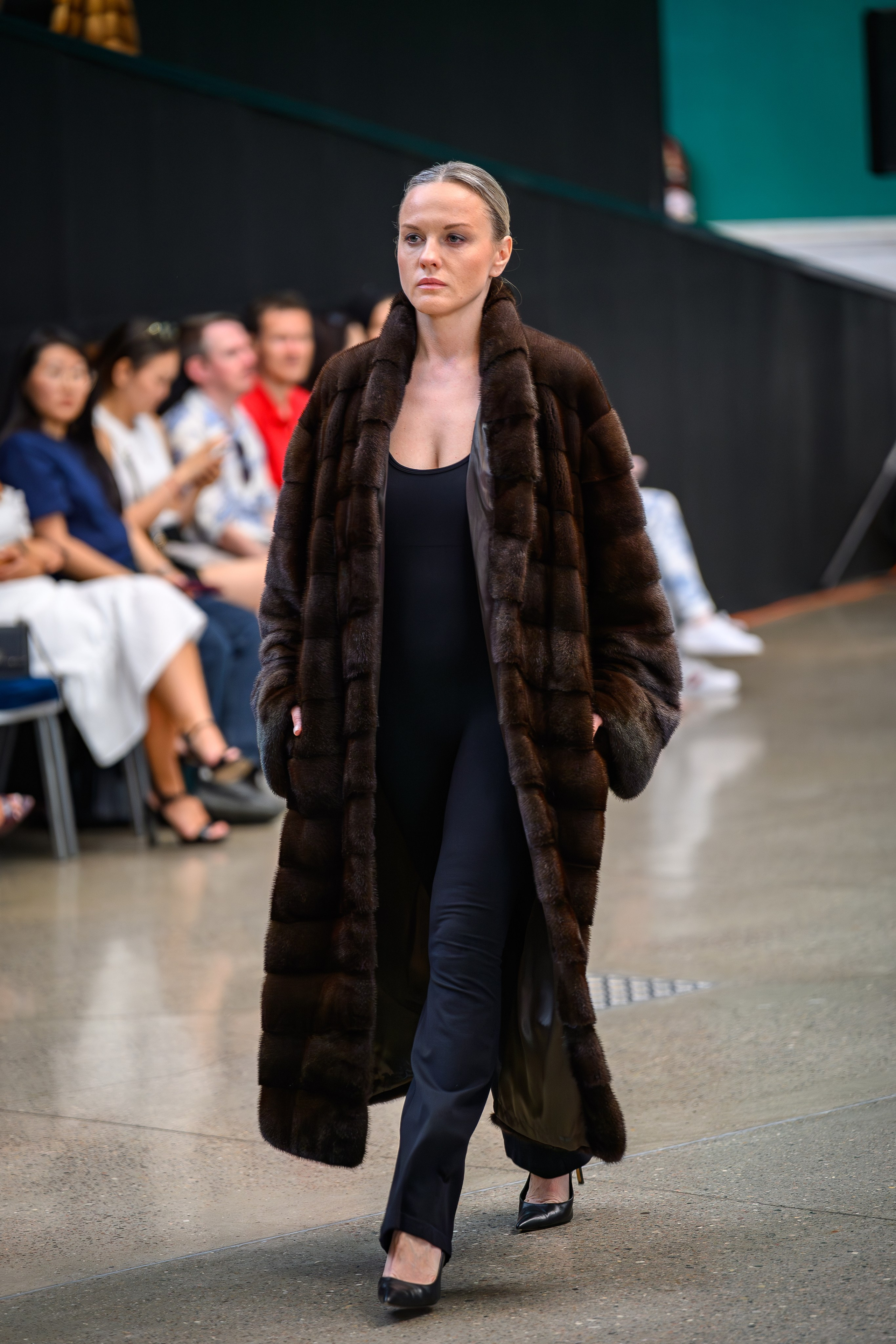 Репортажная фотосъемка Дефиле / Показ мод в Москве. Интерьерный & Репортажный фотограф Озеров Денис, г. Москва