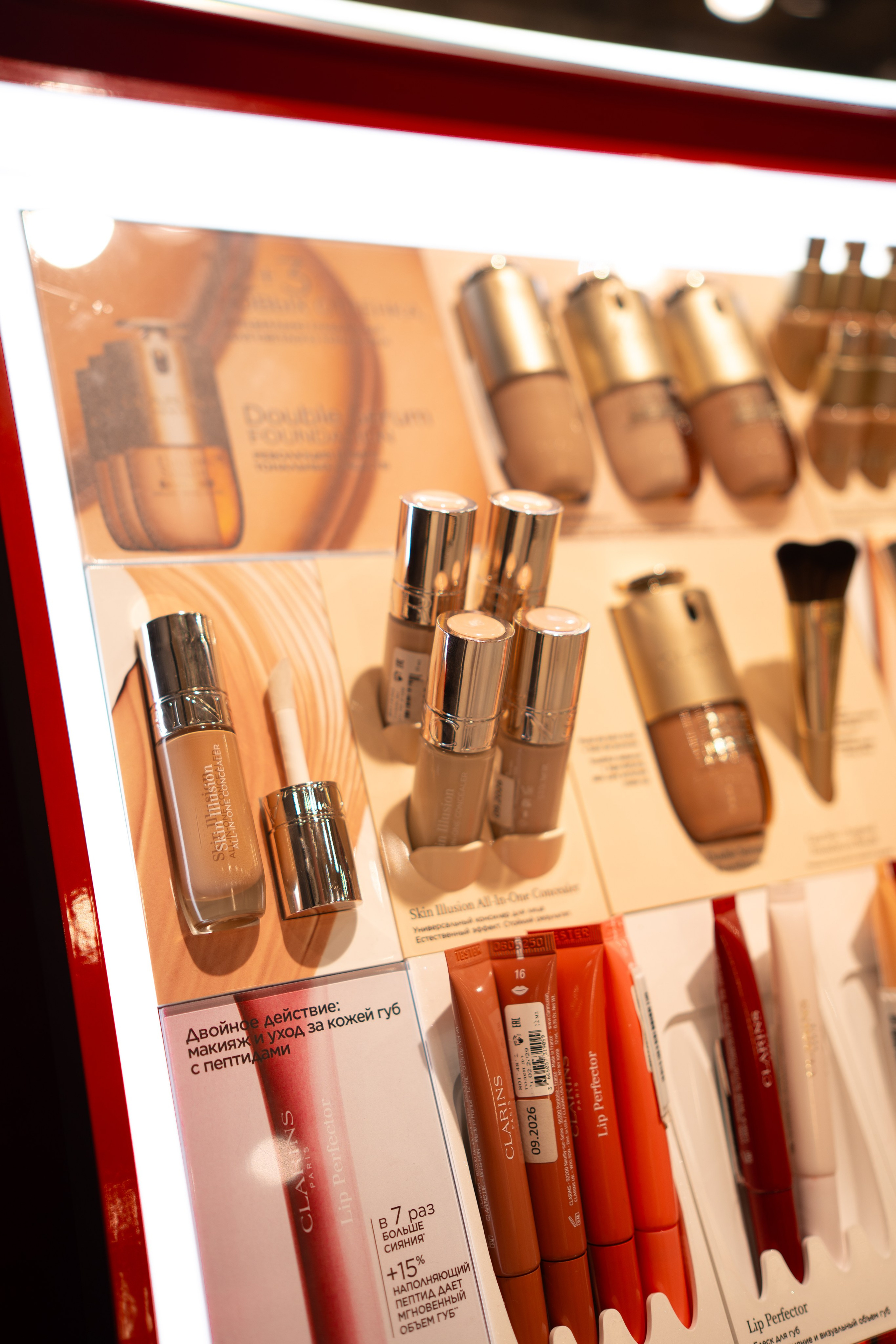 Съёмка стенда косметики Clarins в Золотом яблоке
