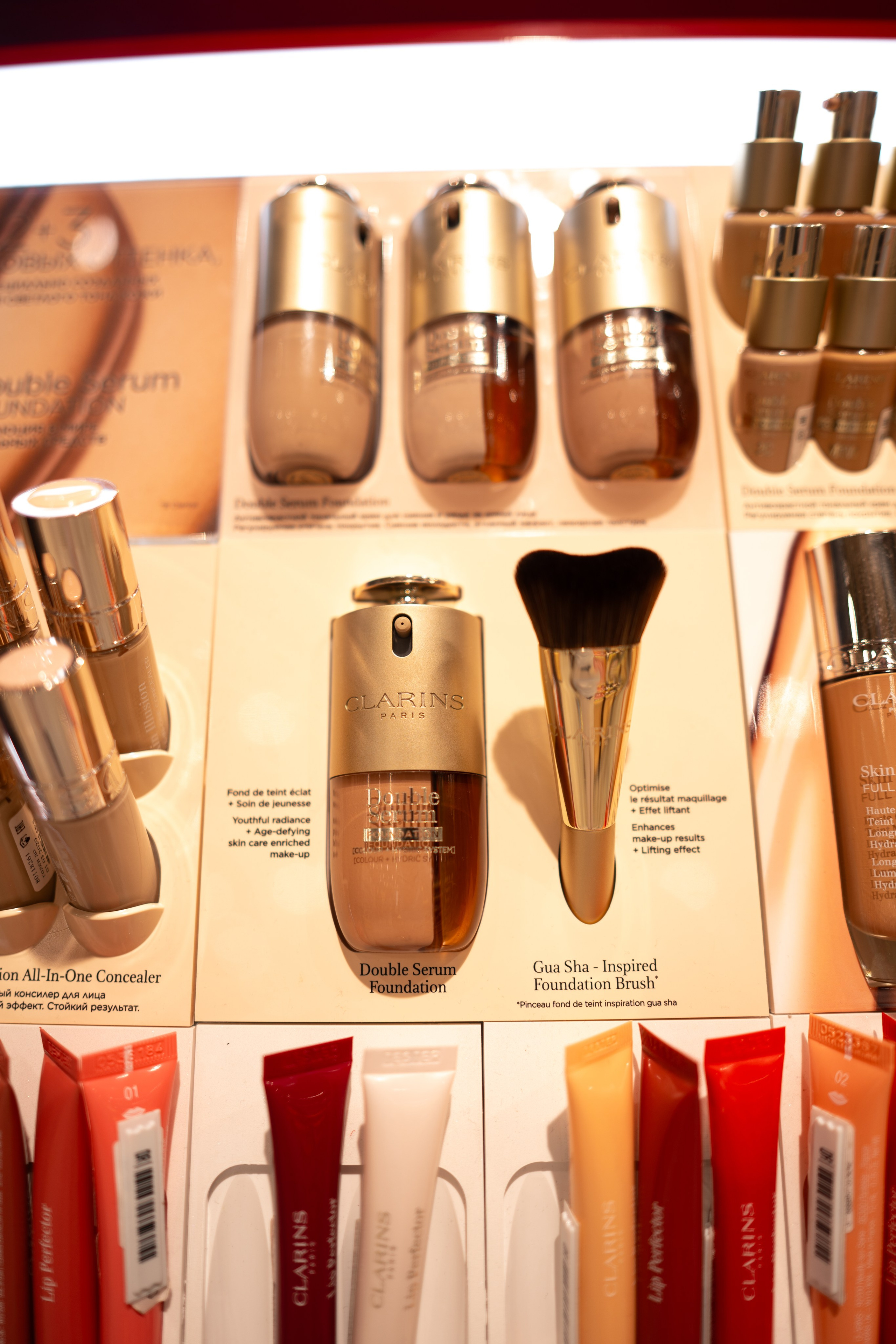 Съёмка стенда косметики Clarins в Золотом яблоке