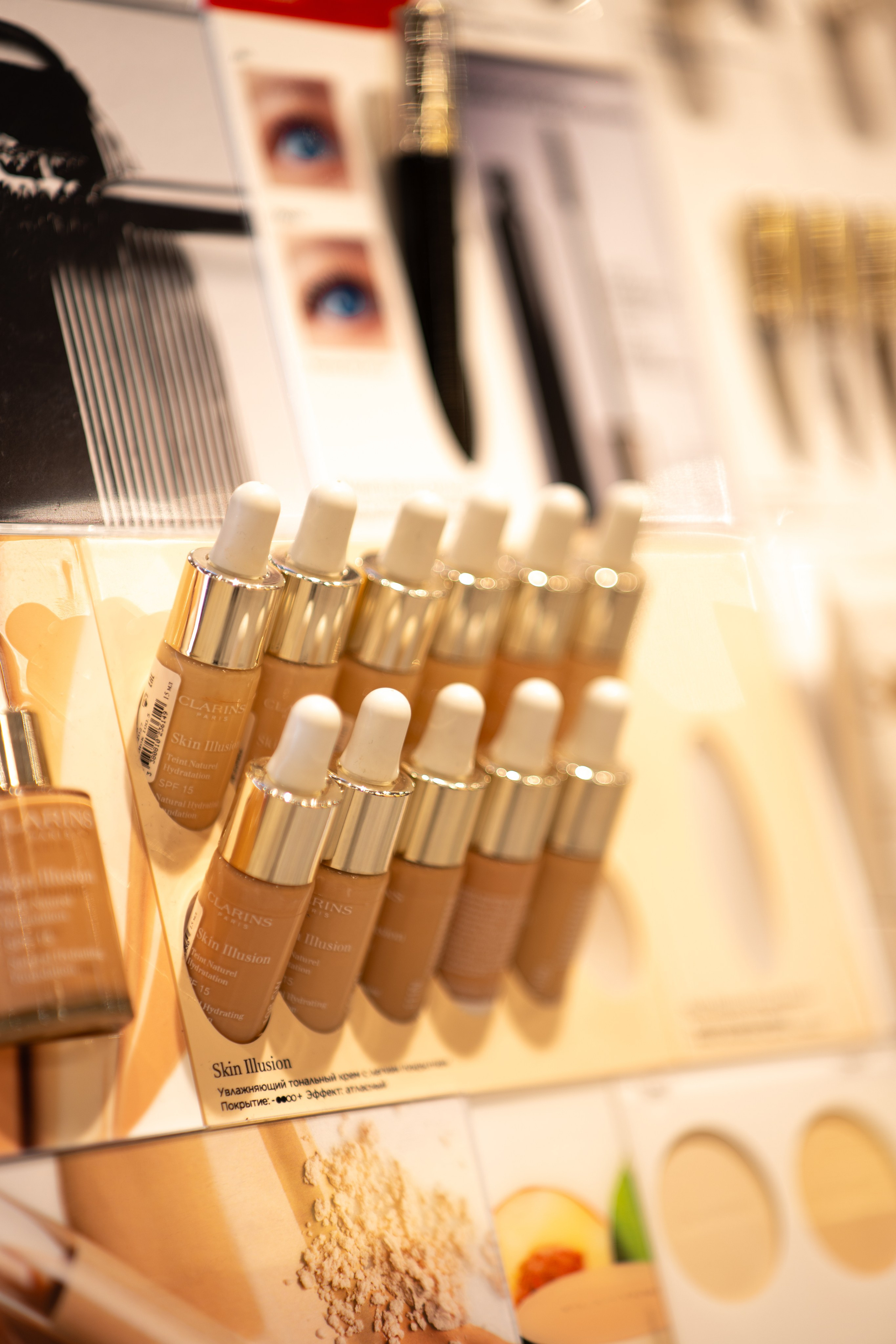 Съёмка стенда косметики Clarins в Золотом яблоке