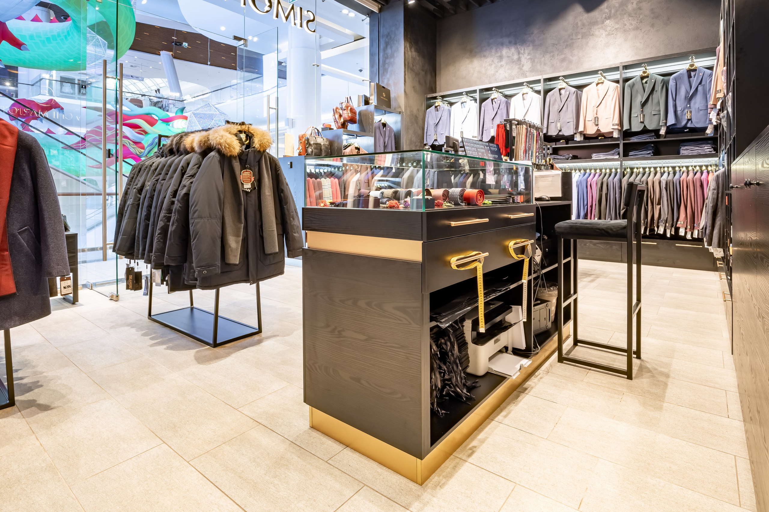 Съемка для производителя торгового оборудования в ТЦ «Ривьера». Интерьерный фотограф в Москве Сергей Чекмезов