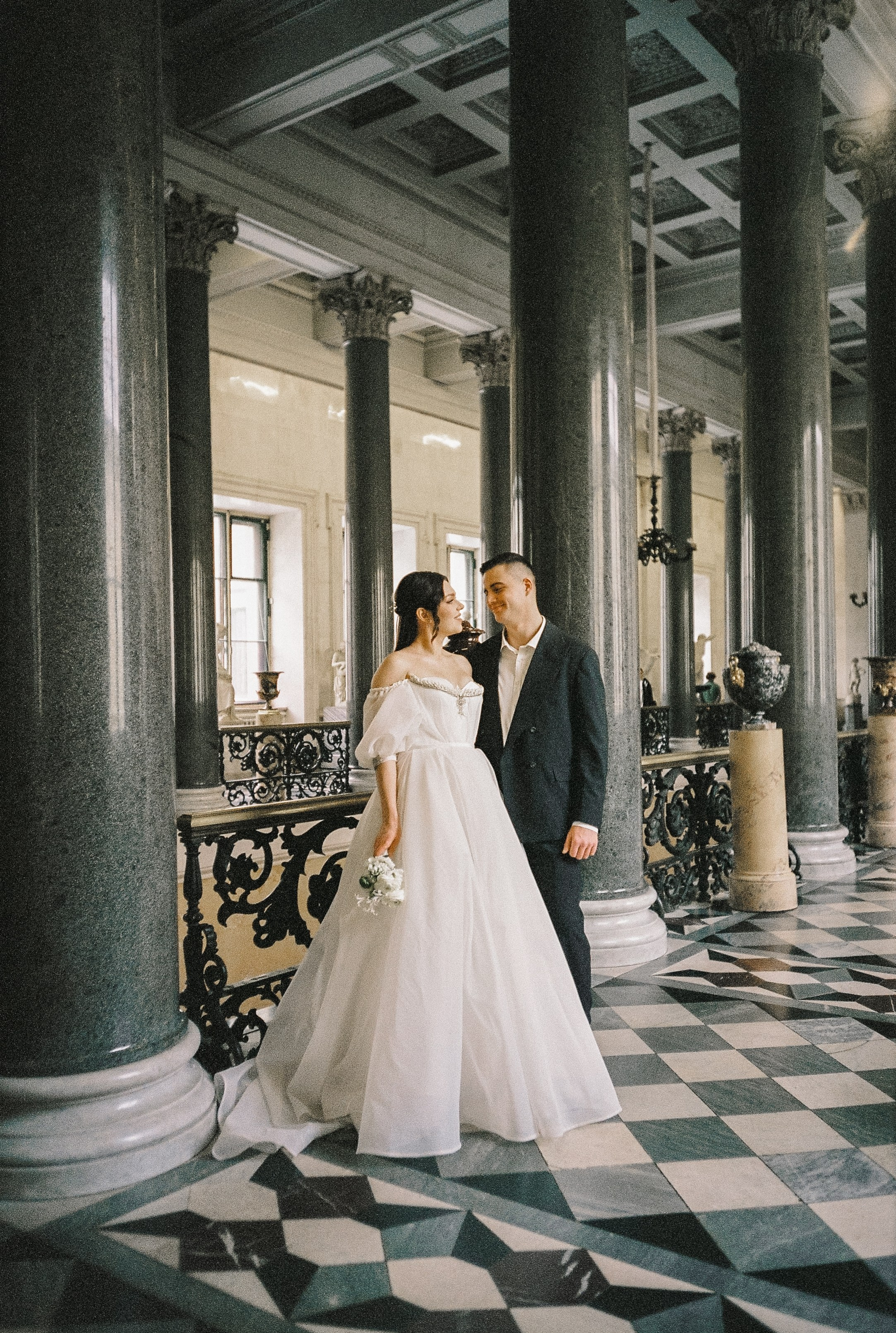 Ксения и Эдуард с пленкой 35 mm. Фотограф в Санкт-Петербурге Юлия Гербель