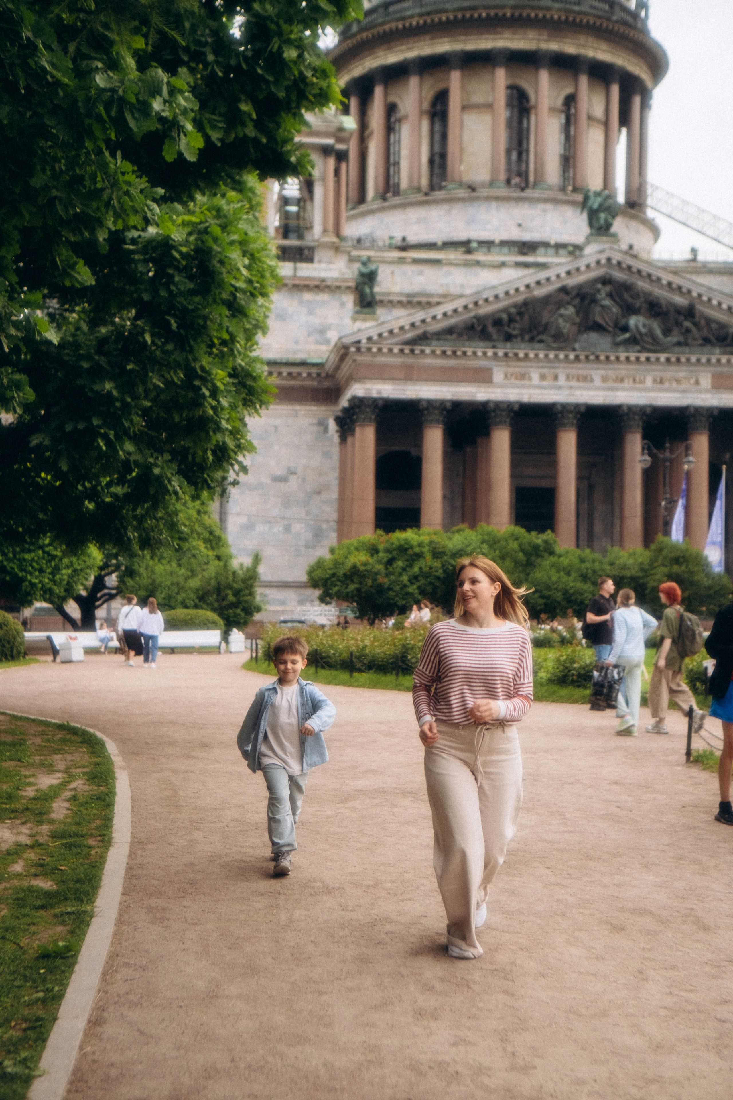 Семейная прогулочная фотосессия в Спб. Фотограф в Санкт-Петербурге Кристина Брянская