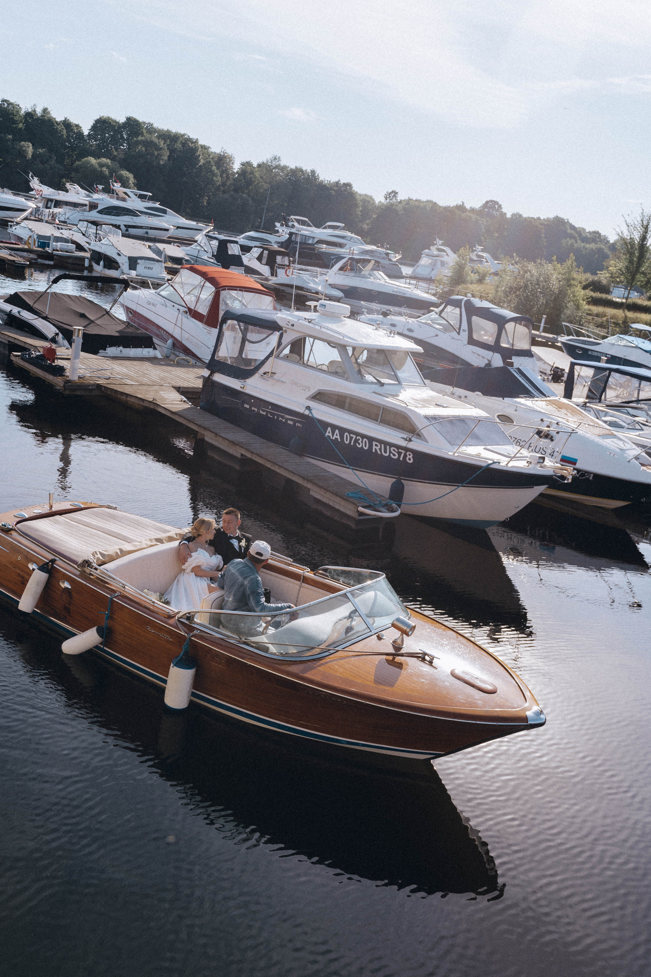 СВАДЕНБНАЯ СЬЕМКА НА КАТЕРЕ ПО КАНАЛАМ САНКТ-ПЕТЕРБУРГА И В АКВАТОРИИ НЕВЫ. Профессиональный фотограф, Санкт-Петербург — Виктория Богомолова