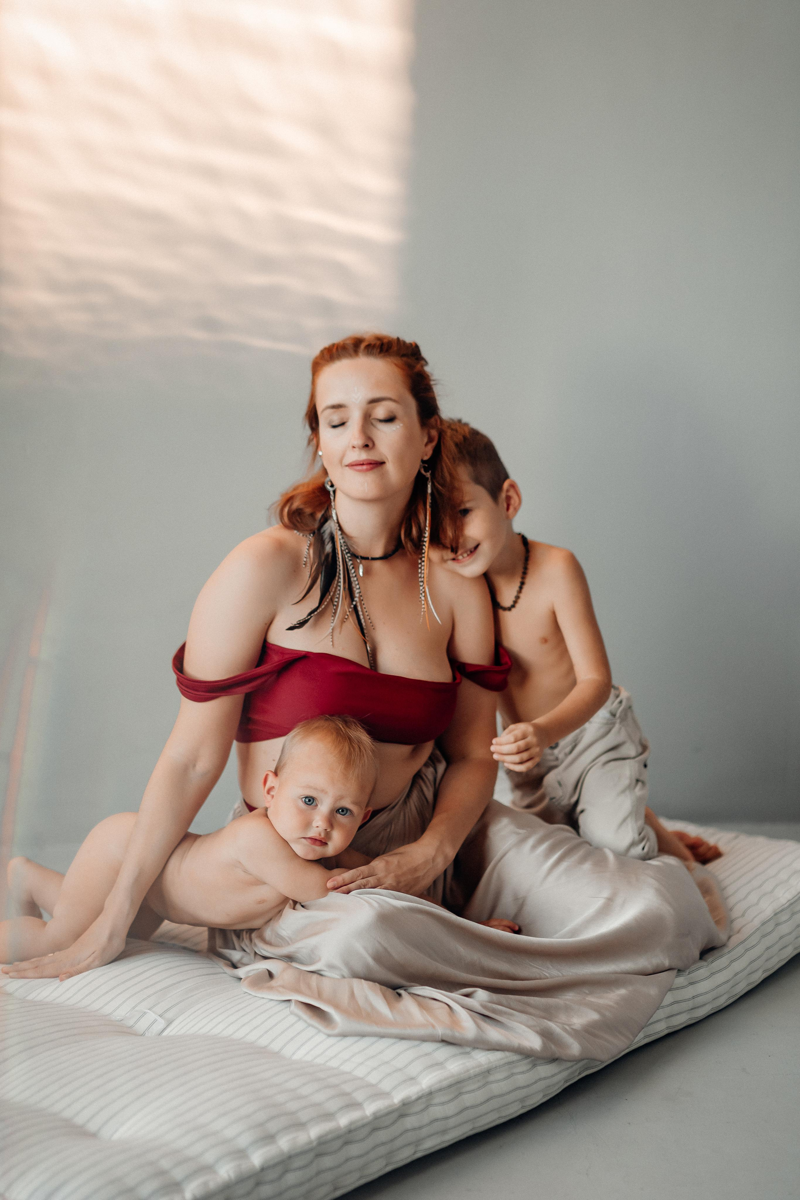 Мама Аня и дети, фотостудия Воздух, октябрь 21