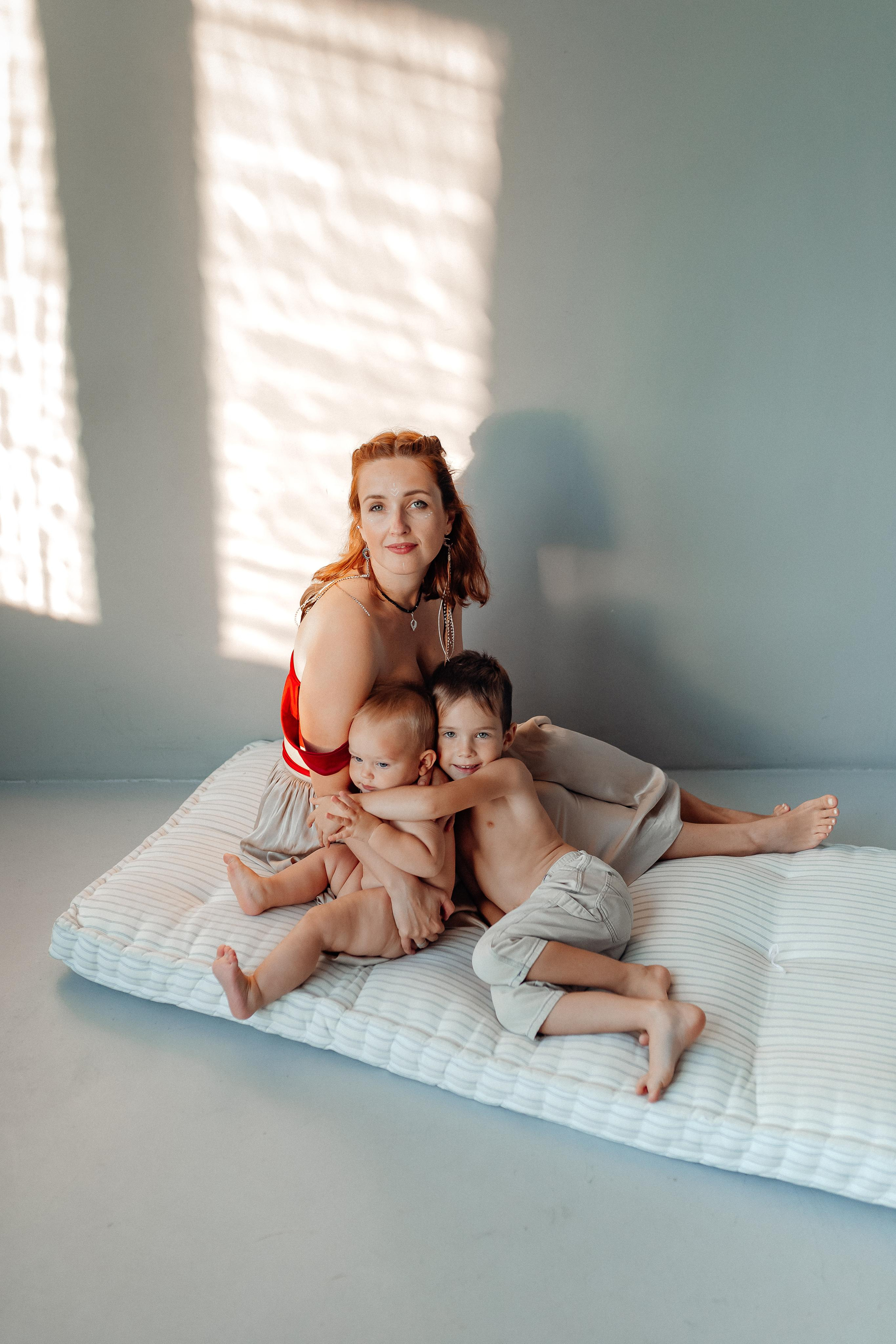 Мама Аня и дети, фотостудия Воздух, октябрь 21