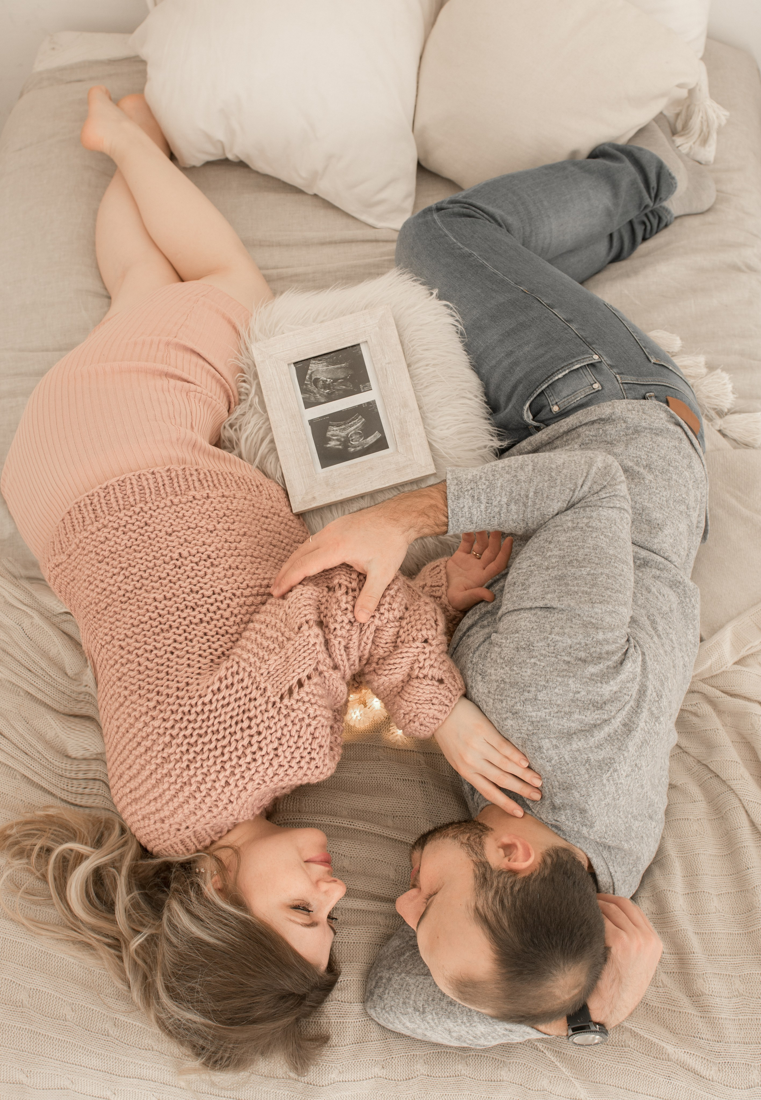 Нежная фотосессия беременности в студии с декором. Фотосессия беременности — Крылова Натали — Москва