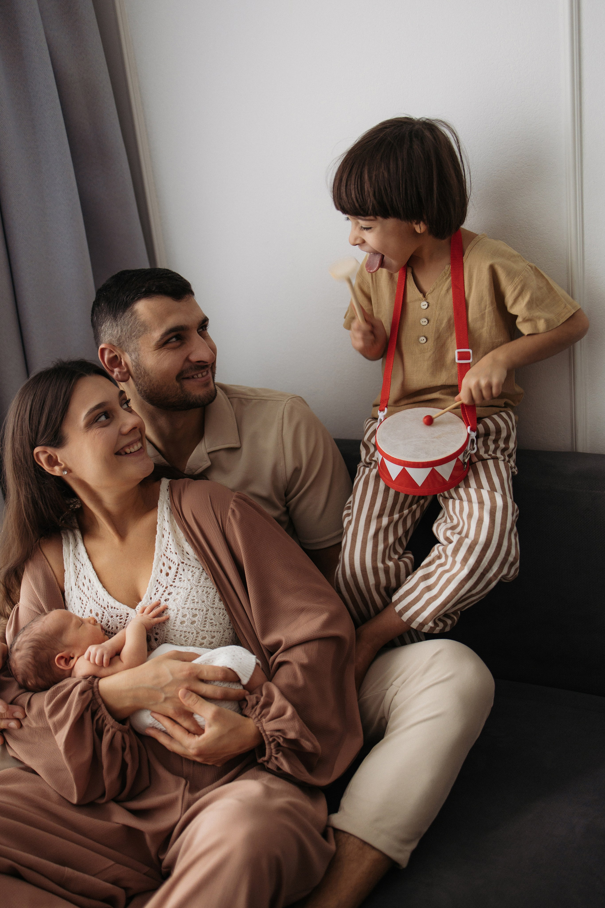 Фотосессия с новорожденным дома. Семейный фотограф в Москве Марина Петра