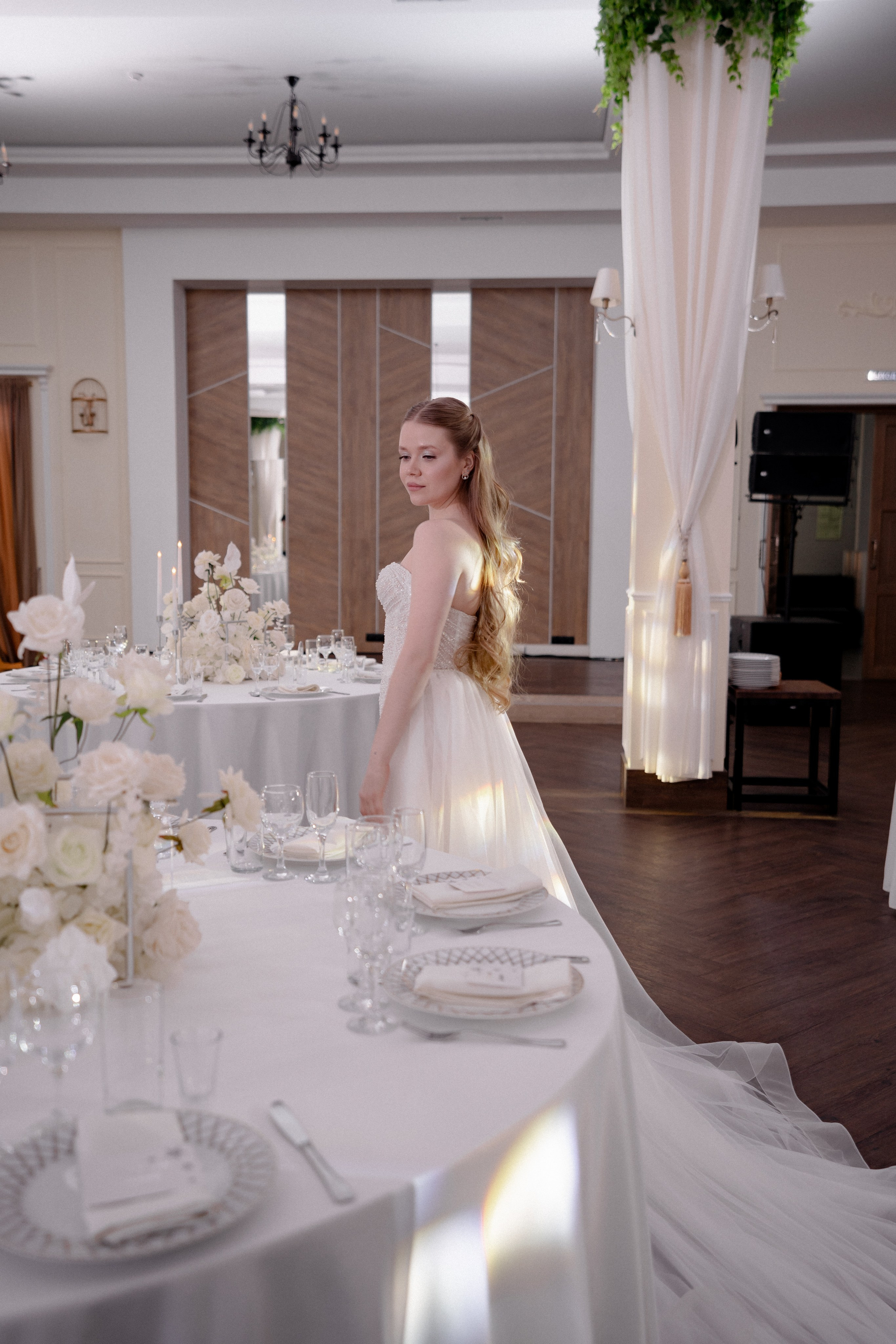 СВАДЕБНАЯ СЬЕМКА СБОРОВ В ОТЕЛЕ И ВЫЕЗД НА ЦЕРЕМОНИЮ (СНЯТО В СИБИРЕ В НИЖНЕВАРТОВСКЕ). Профессиональный фотограф, Санкт-Петербург — Виктория Богомолова