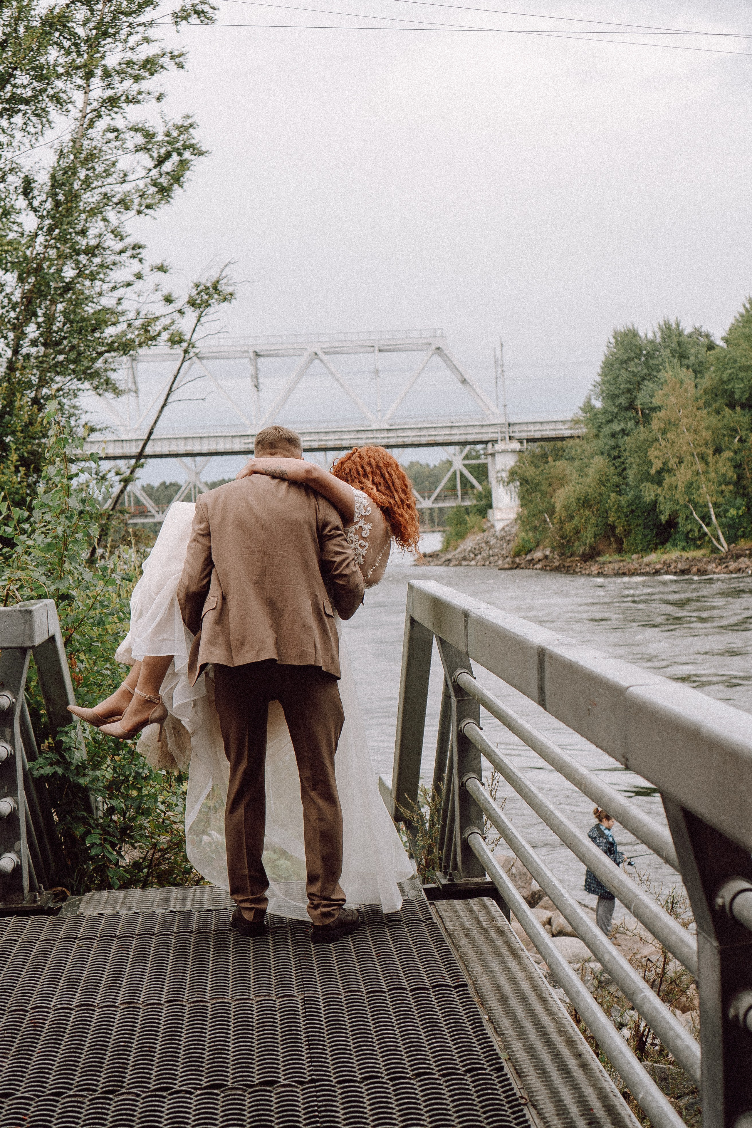 СВАДЕБНАЯ ФОТОСЕССИИЯ ПАРЫ В ГОРОДЕ ПРИОЗЕРСК В СОСНОВОМ ЛЕСУ И С ПИКАПОМ. Профессиональный фотограф, Санкт-Петербург — Виктория Богомолова