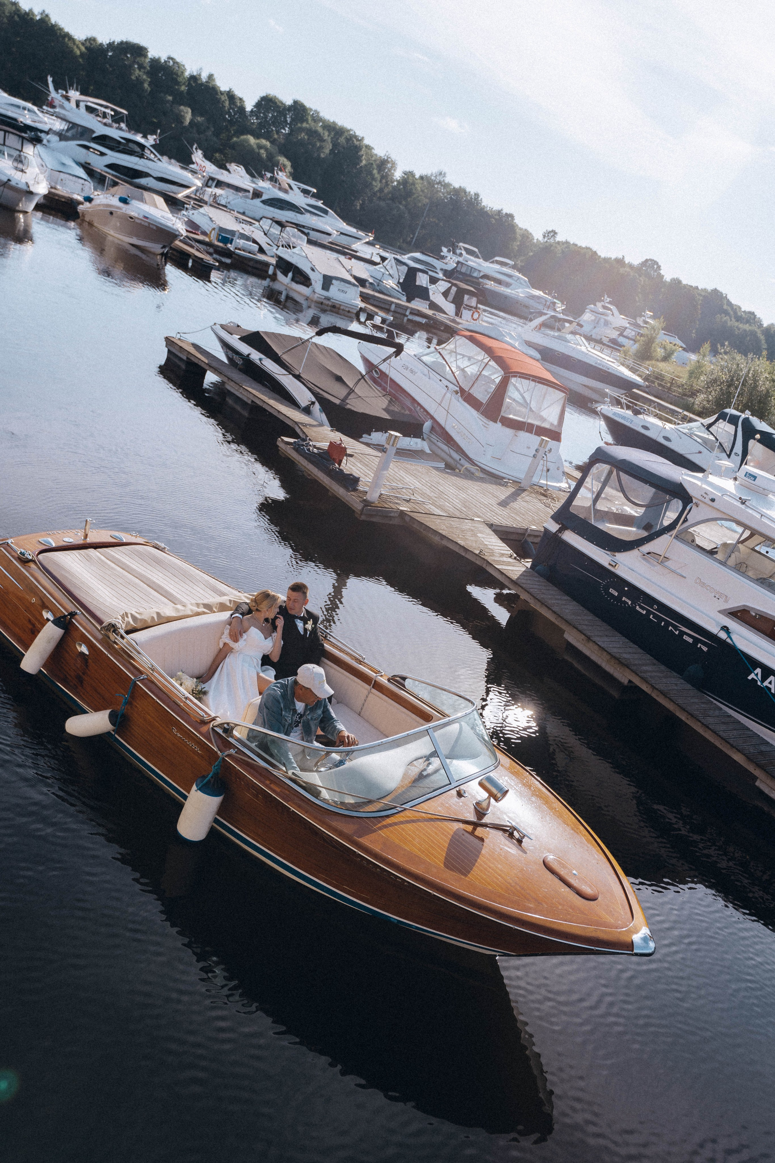 СВАДЕНБНАЯ СЬЕМКА НА КАТЕРЕ ПО КАНАЛАМ САНКТ-ПЕТЕРБУРГА И В АКВАТОРИИ НЕВЫ. Профессиональный фотограф, Санкт-Петербург — Виктория Богомолова