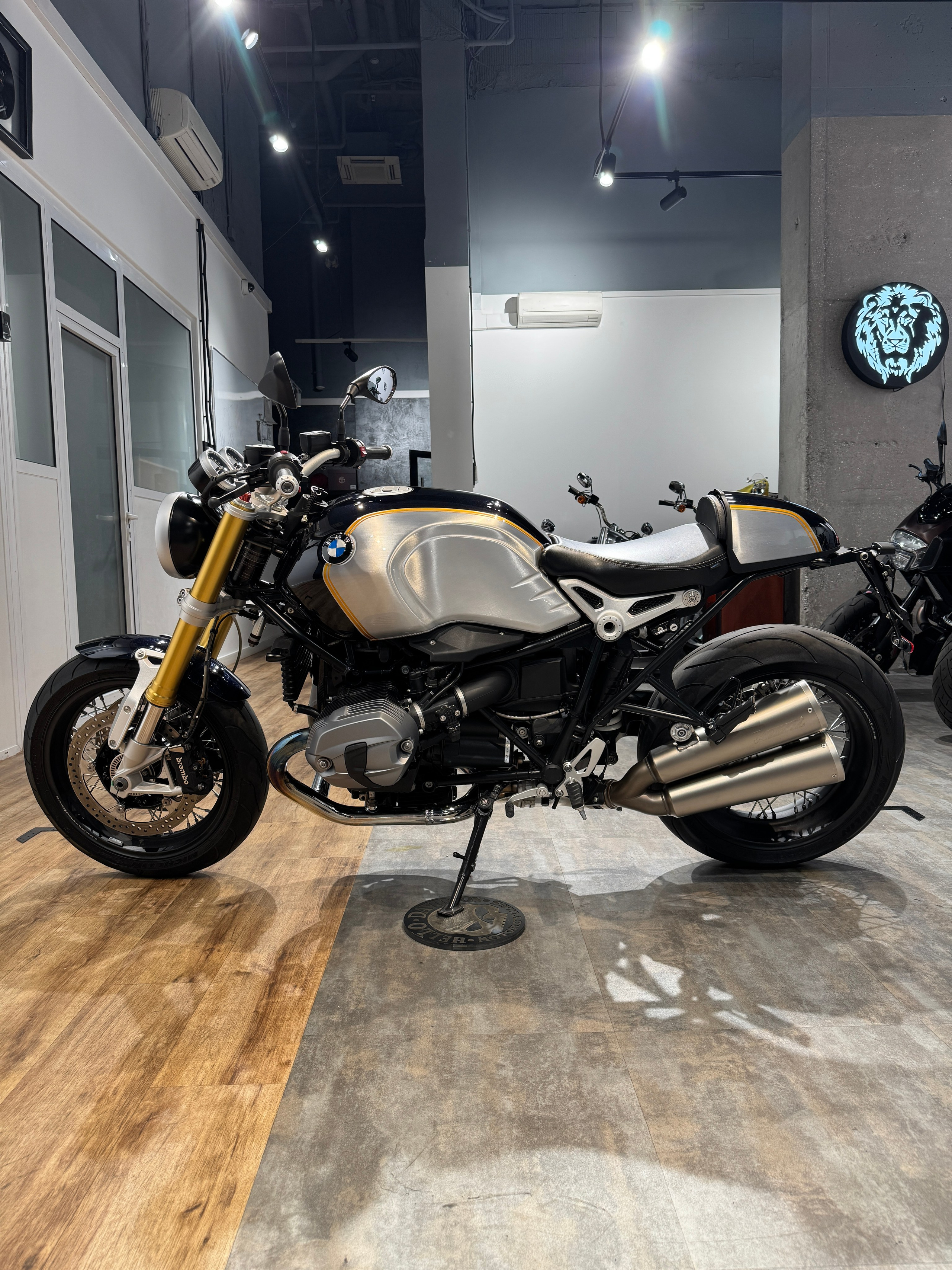 Мотоциклы Harley-Davidson BMW R Nine T (Option 719) — купить мотоцикл. Hello Davidson, Москва. Только хорошие мотоциклы…