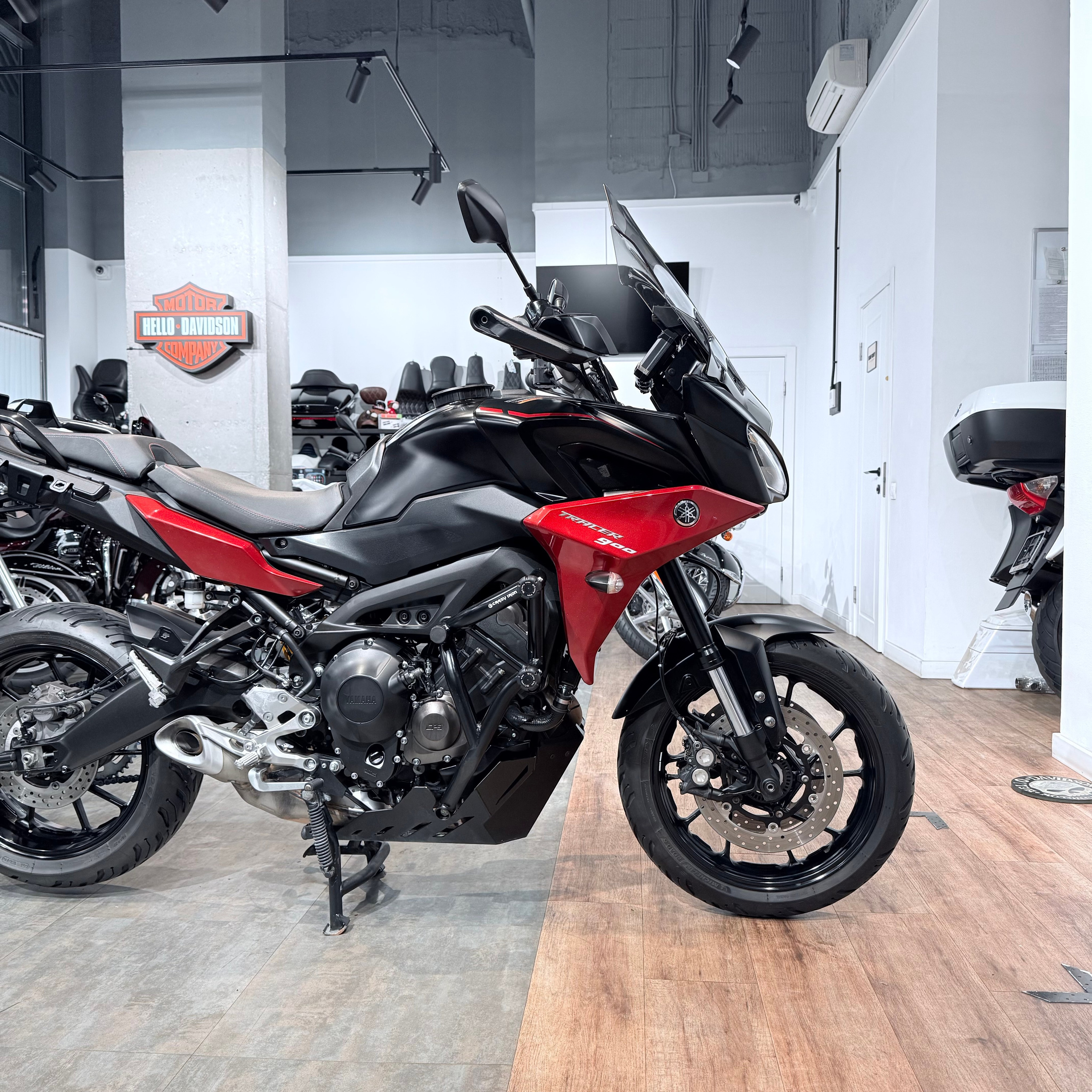 Yamaha MT-09 Tracer (FJ-09). Hello Davidson, Москва. Только хорошие мотоциклы…