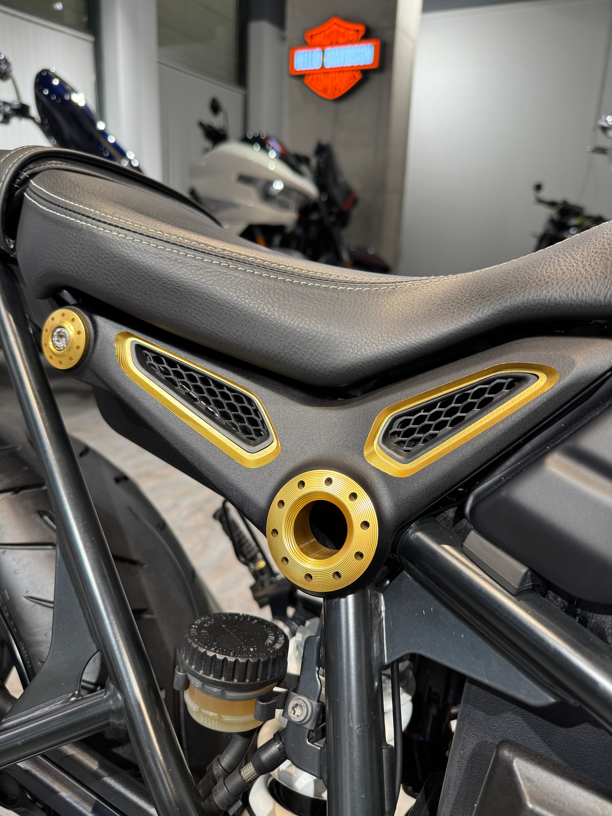 Мотоциклы Harley-Davidson BMW R Nine T (Option 719)  — купить мотоцикл. Hello Davidson, Москва. Только хорошие мотоциклы…