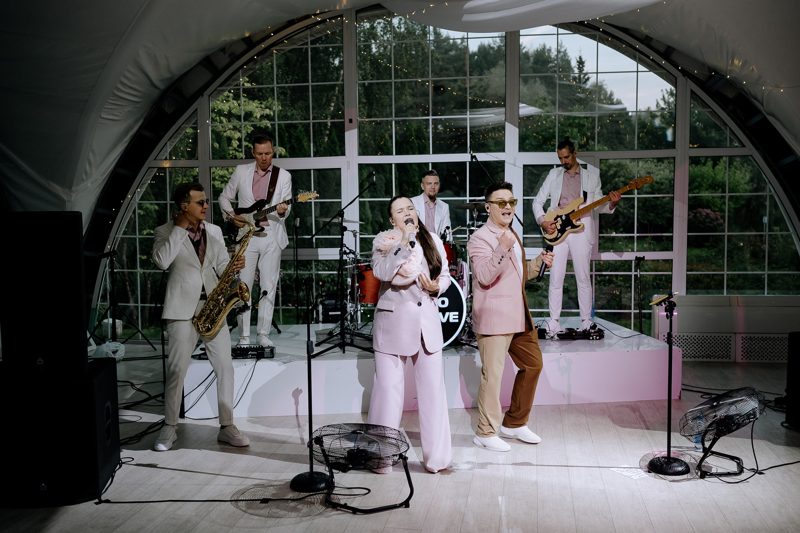 Свадебная фотосессия и выездная регистрация в Artiland. Свадебный фотограф Москва — Сергей и Татьяна