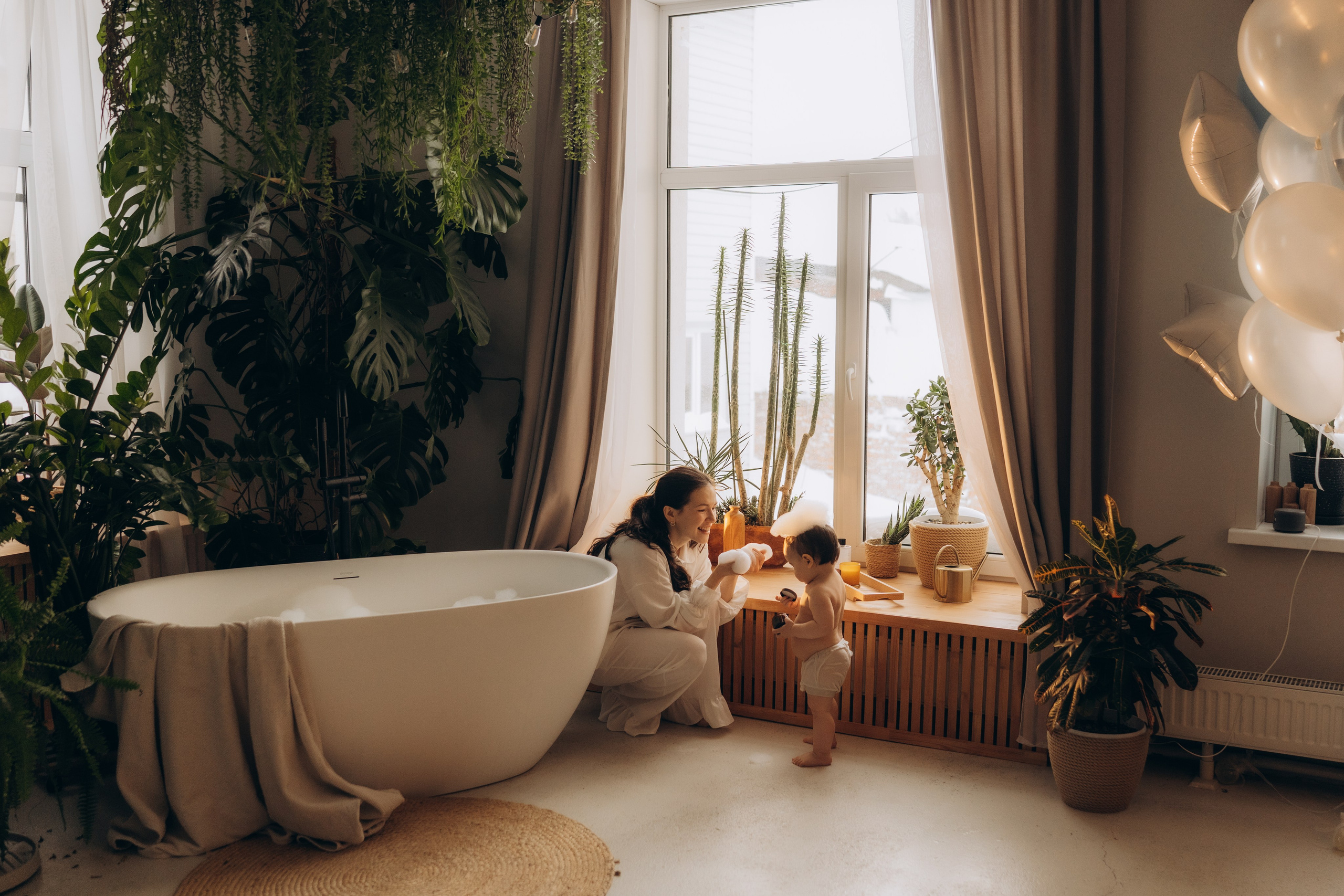 Мама с дочкой, банные процедуры. Семейный фотограф в Казани