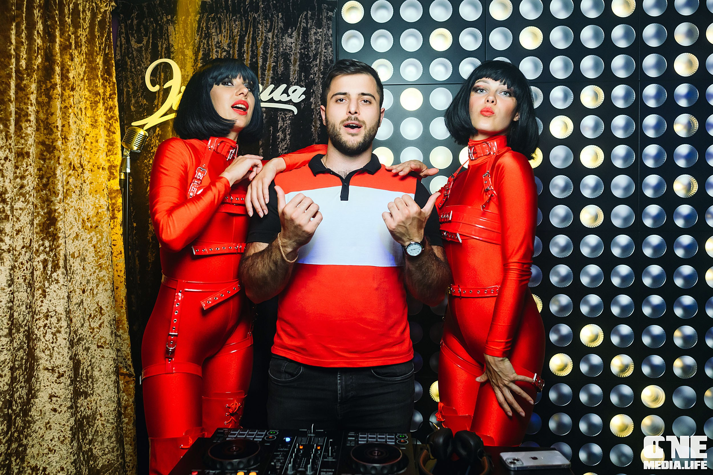 Фоторепортаж из караоке-клуба Эйфория. One Media Life: фоторепортажи, фотоотчеты с мероприятий и заведений