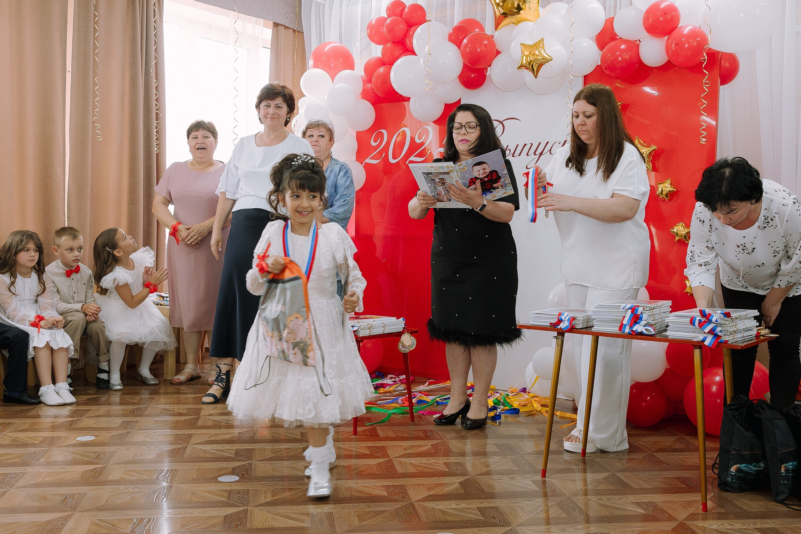 Выпускной в ДС 26. Выпускные альбомы Натальи Бутко: Новороссийск, Анапа, Геленджик