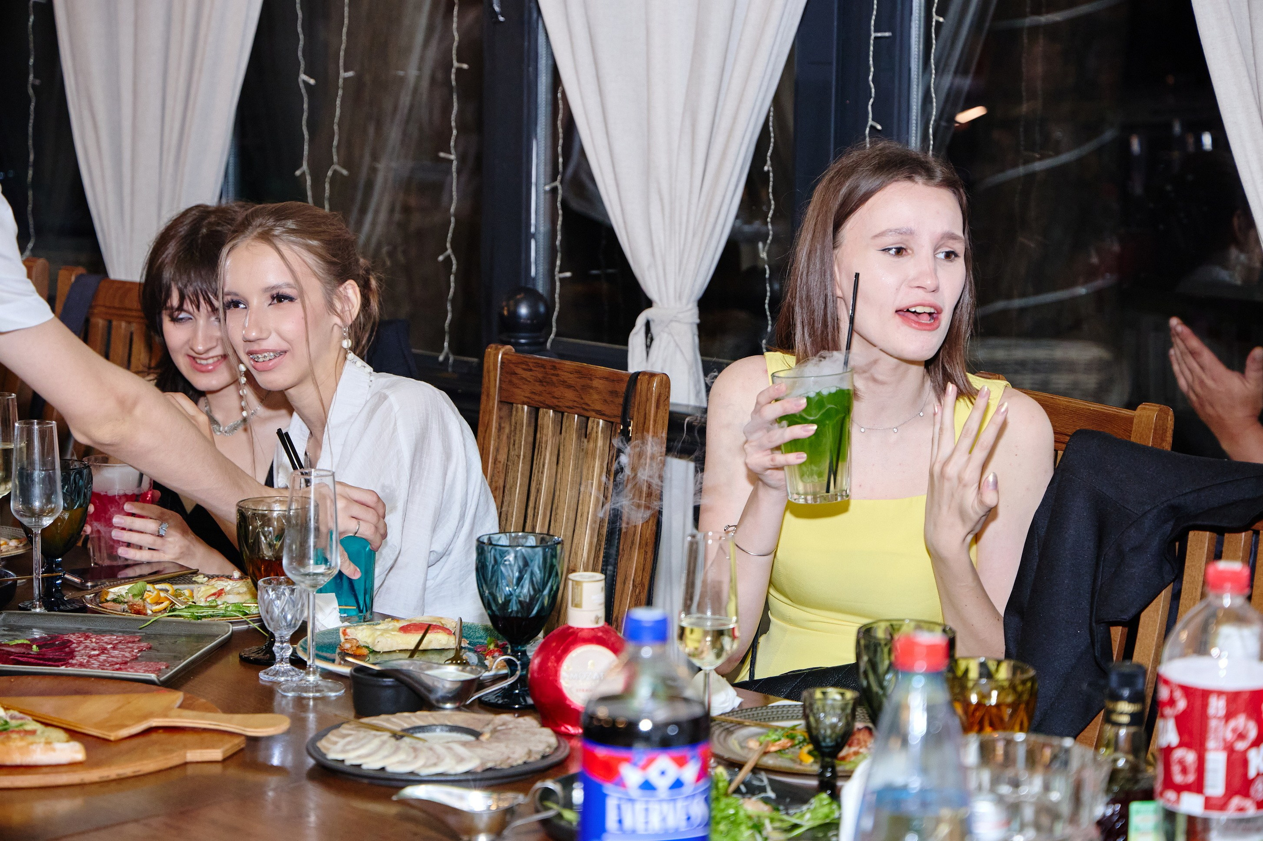 Выпускной 35 Сош. Фотограф Выпускные альбомы Таганрог Сергей Коробченко