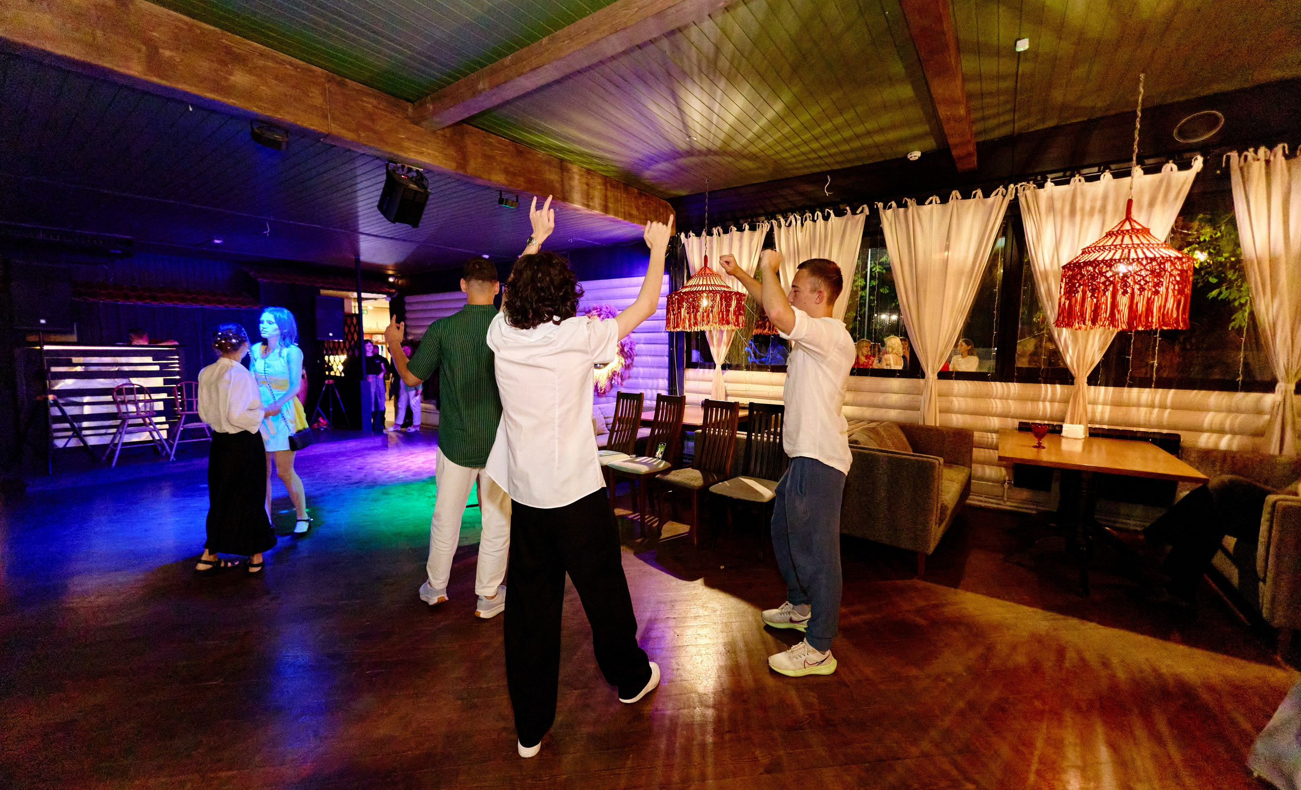 Выпускной 35 Сош. Фотограф Выпускные альбомы Таганрог Сергей Коробченко