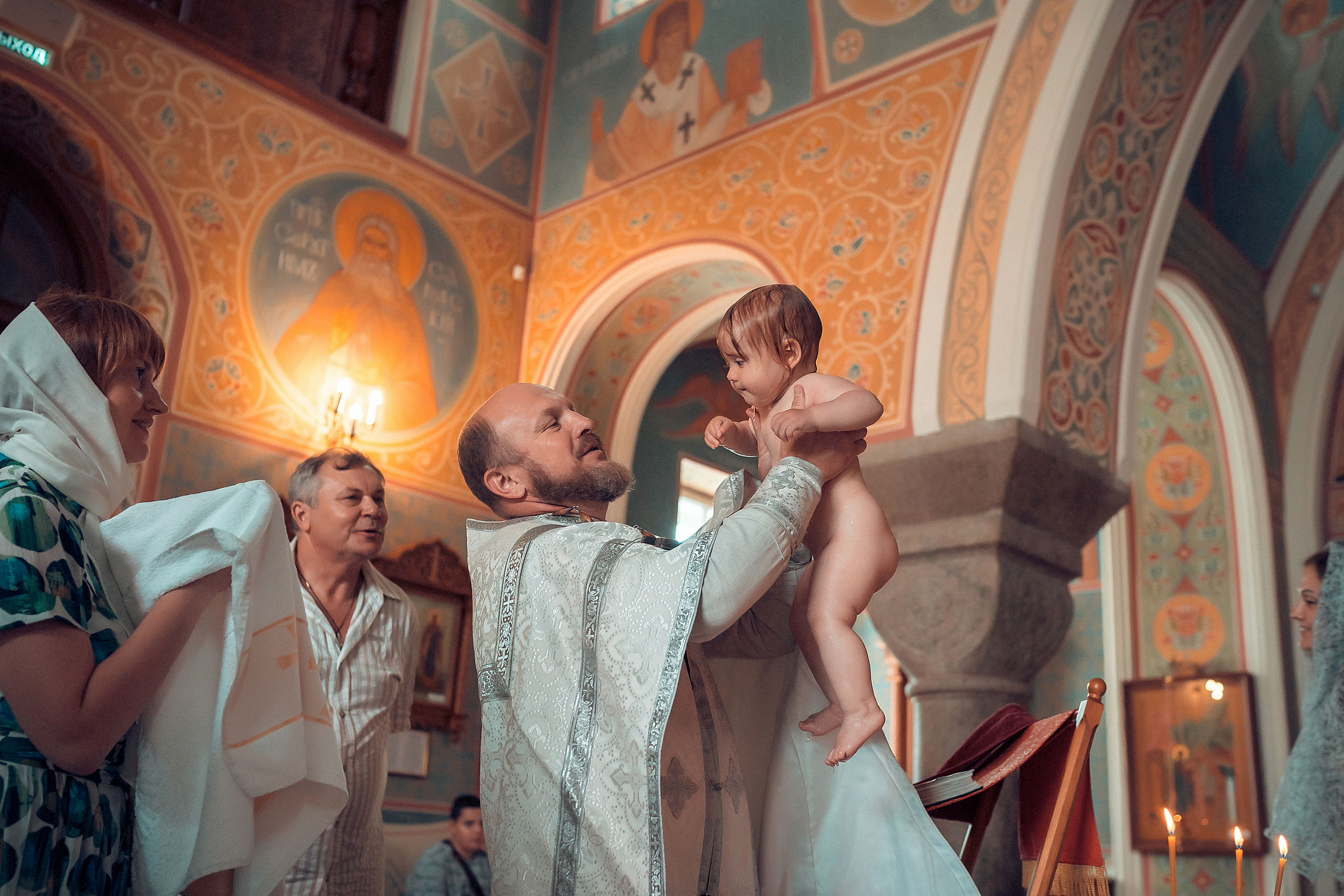 Крещение Софии Храм Иоанна Предтечи. Фотограф на Крещение и Венчание в Красноярске Рамазанова Юлия