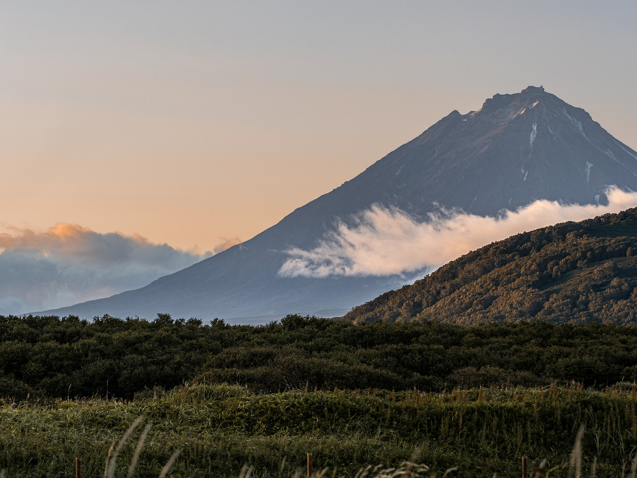 Камчатка на выходные, пляж, вулкан Горелый, рассвет на Авачинской бухте. Творческие сьемки
