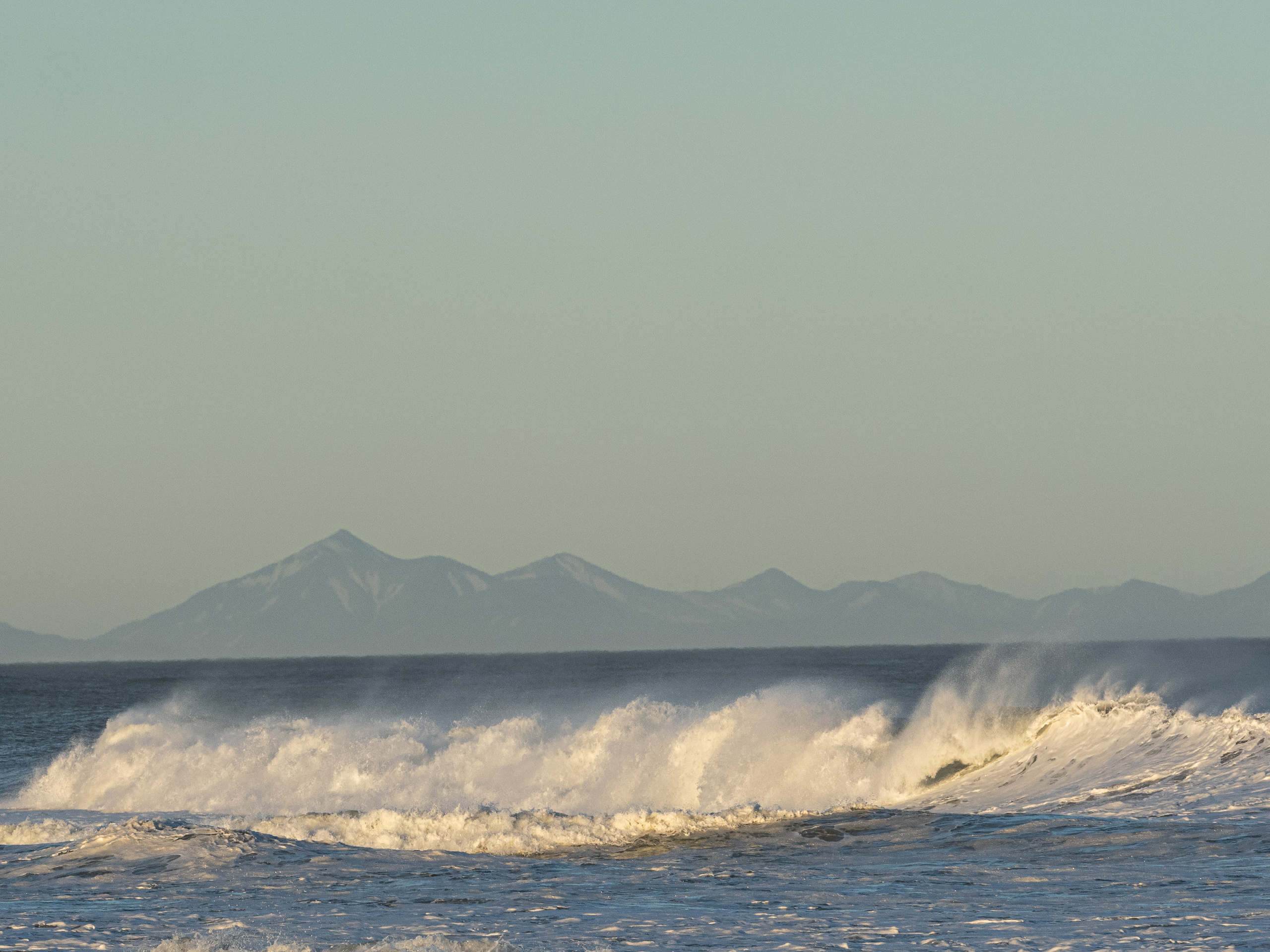 Камчатка на выходные, пляж, вулкан Горелый, рассвет на Авачинской бухте. Творческие сьемки