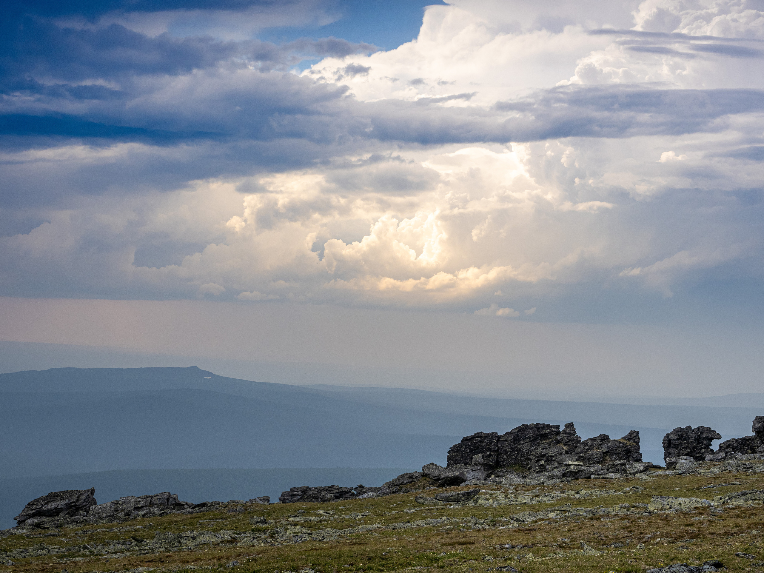 Перевал Дятлова, Ворота Отортена. Творческие сьемки