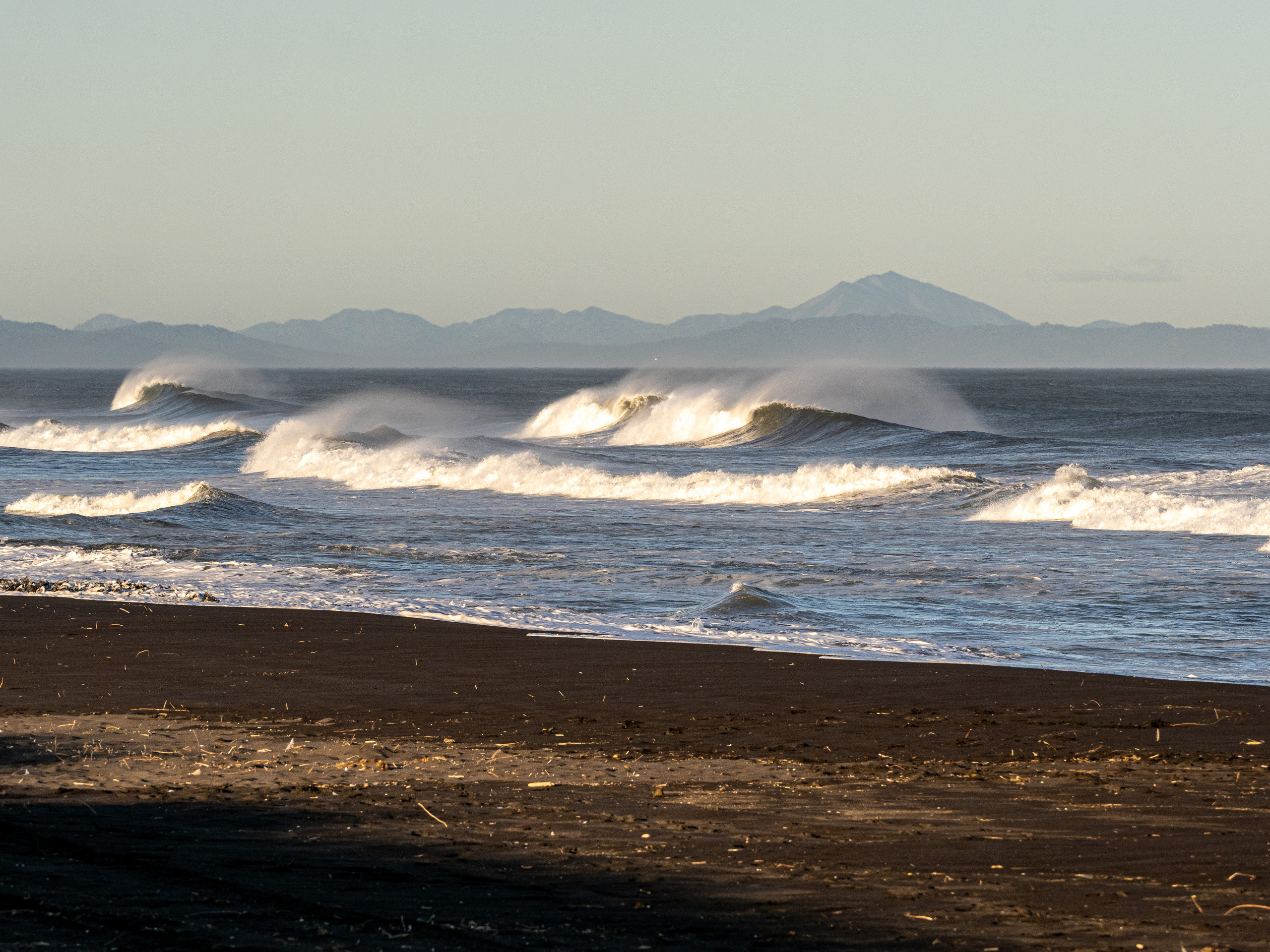 Камчатка на выходные, пляж, вулкан Горелый, рассвет на Авачинской бухте. Творческие сьемки