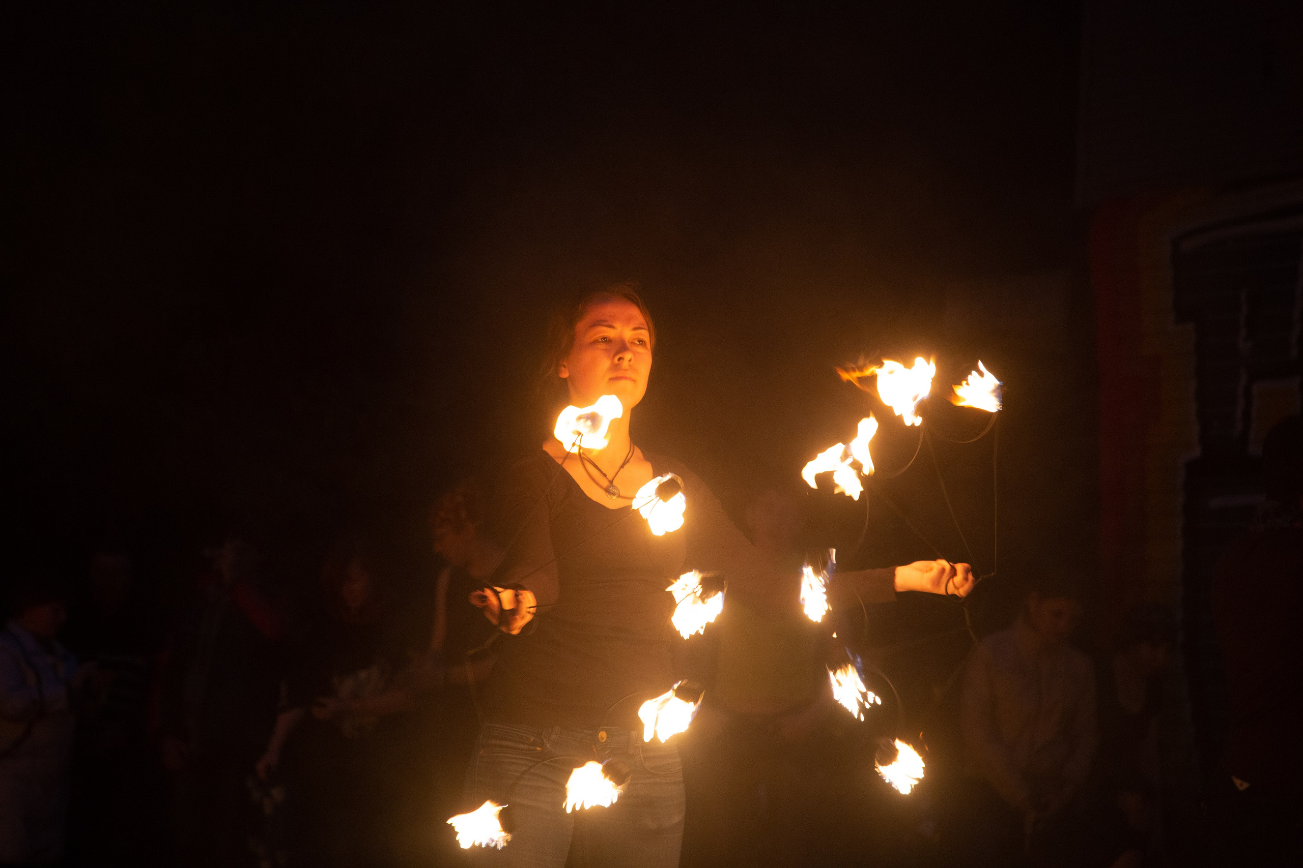 Огненное шоу в Перми. Фотограф Никита Попов. Фотограф Пермь. Фотосессия в фотостудии Перми и на свежем воздухе