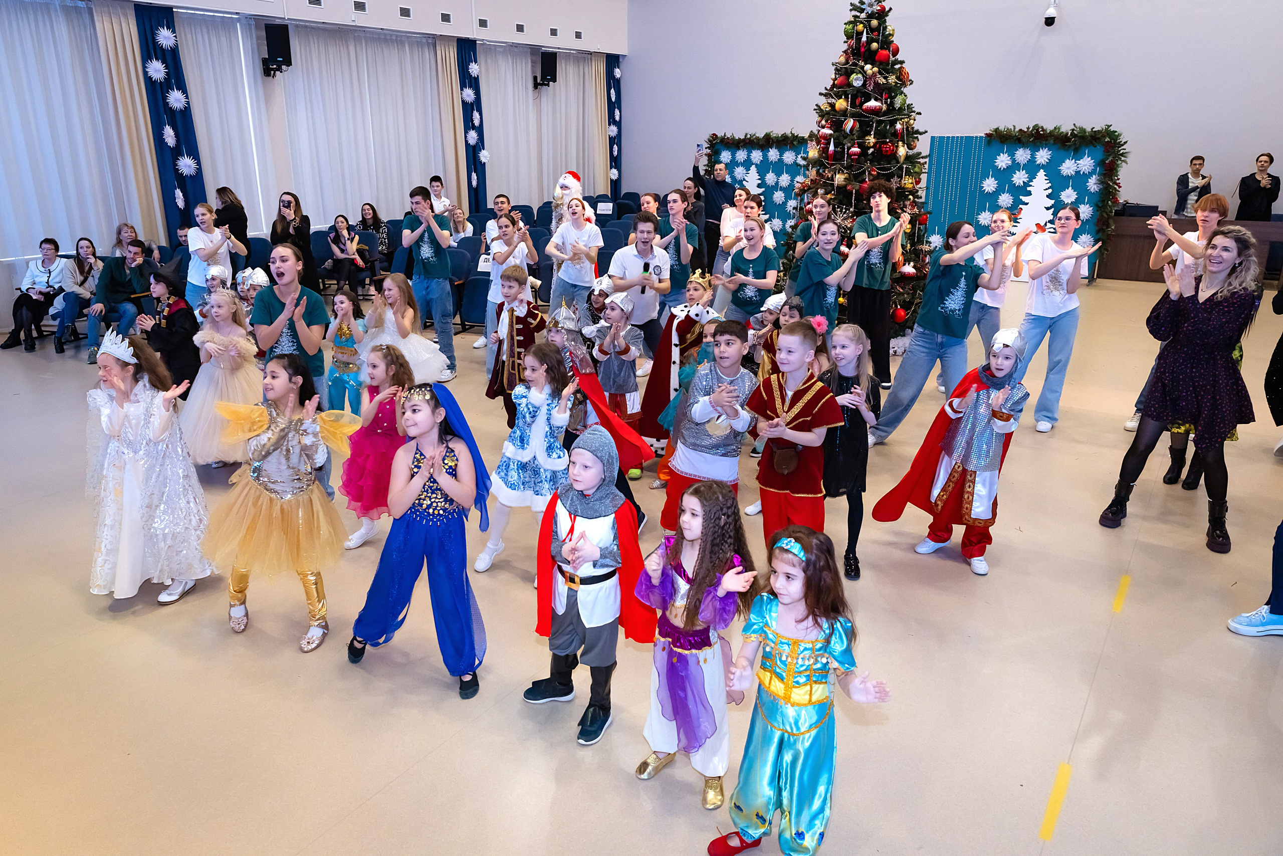 Новогодний праздник 1 В класс! Гимназия № 23. Фотограф и Видеограф в Краснодаре Юлия Солодченко