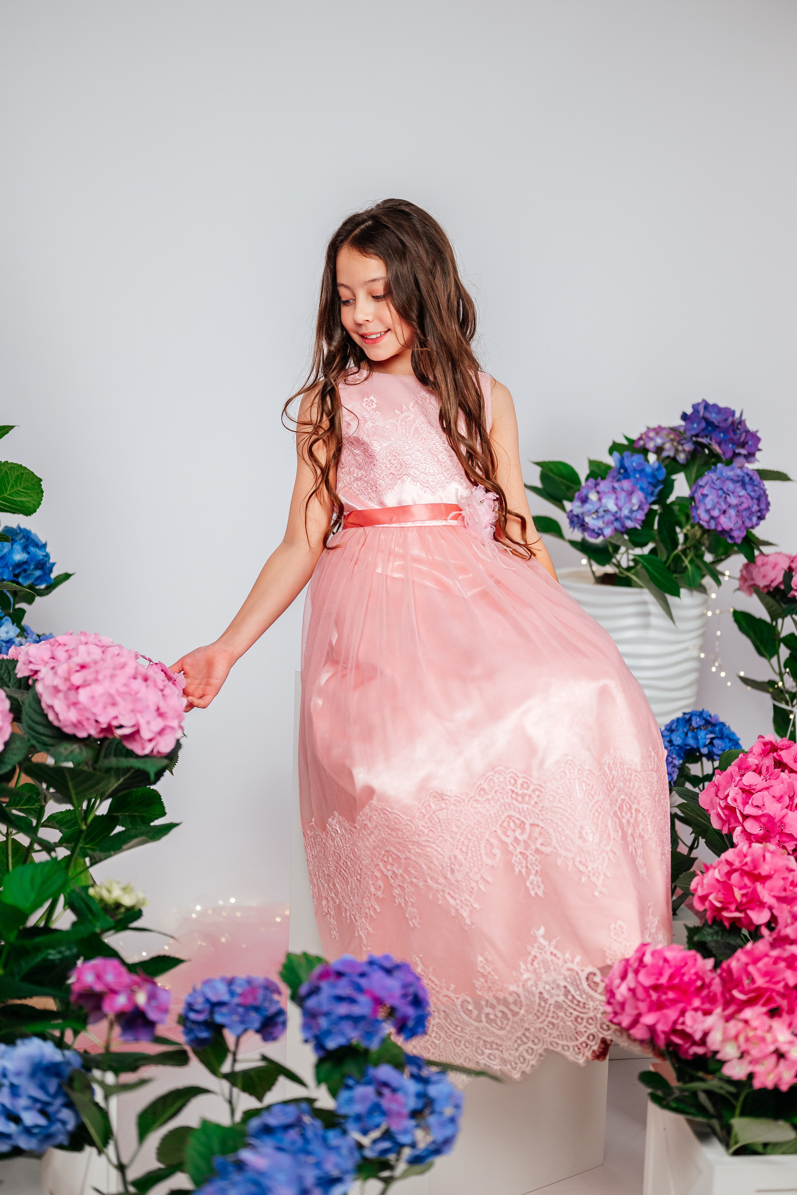 Вероника и гортензии. Семейный фотограф в Краснодаре