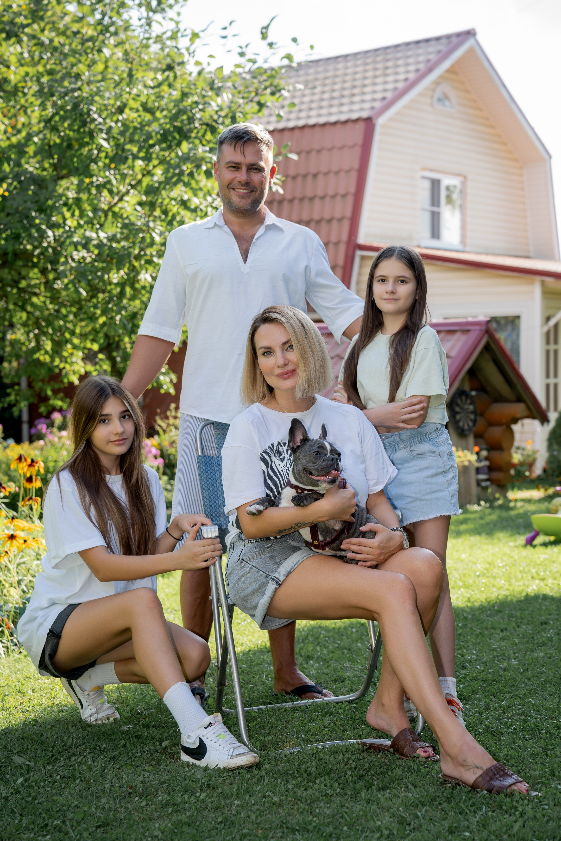 Фотосессия в кругу семьи в Москве. Портретный фотограф Олеся Владимирова в Москве