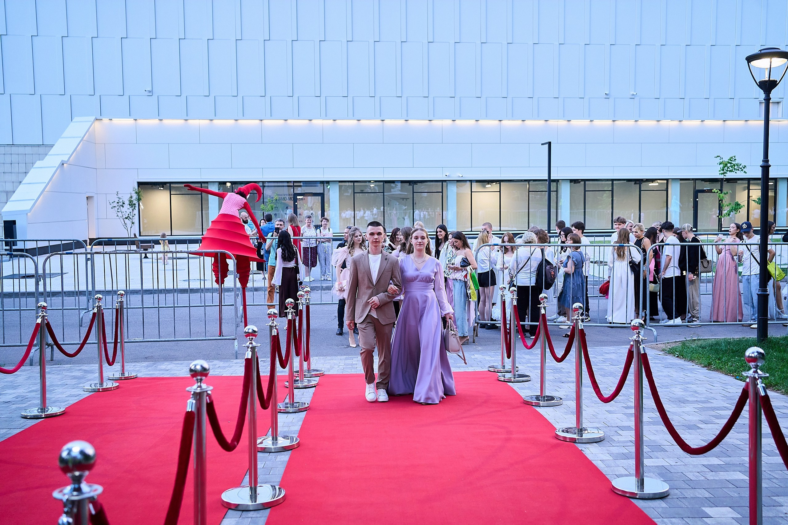 Выпускной 2024 концертный зал Академия ВТБ. Фотограф и Видеограф в Москве. Олег Корушев