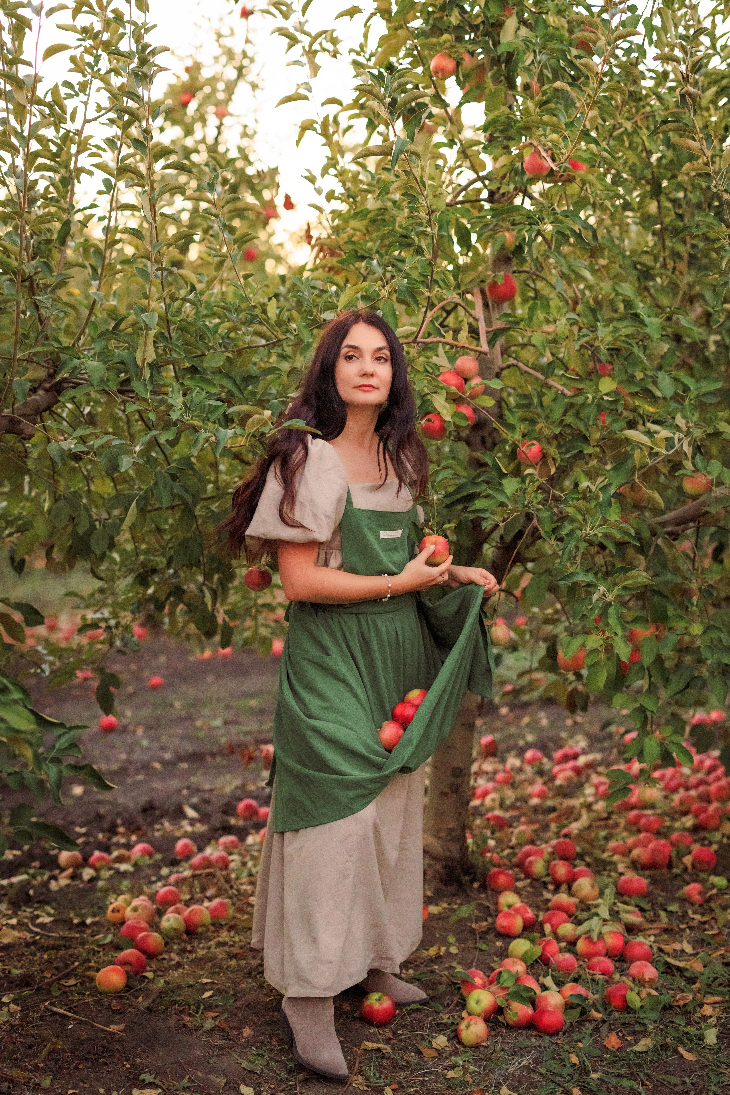 Семейная фотосессия в Яблоневом саду. Семейный и детский фотограф в Краснодаре Анна Трашкова