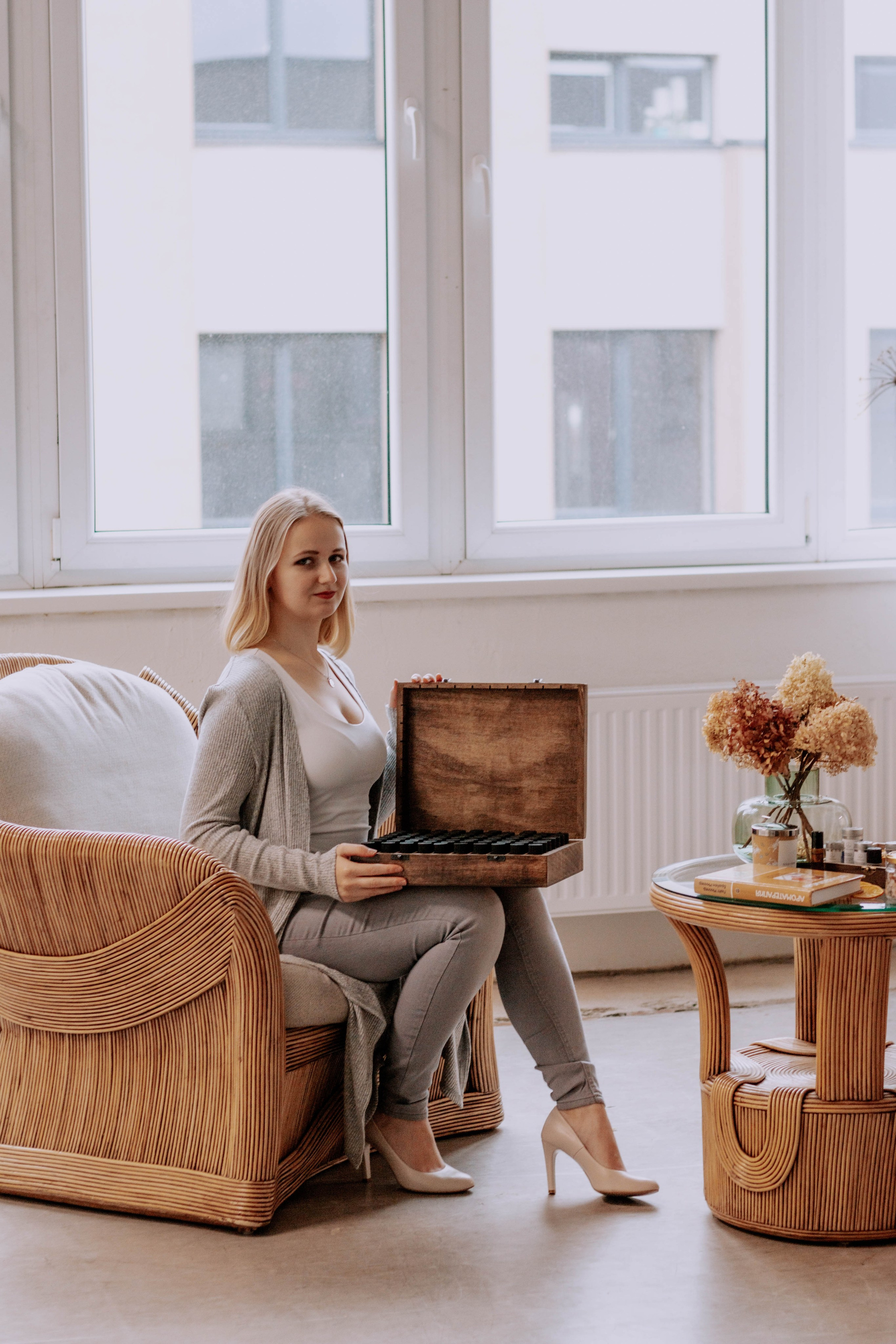 Алиса — Ароматерапевт. Бережно сохраняю ваши чувства и истории на своих фотографиях