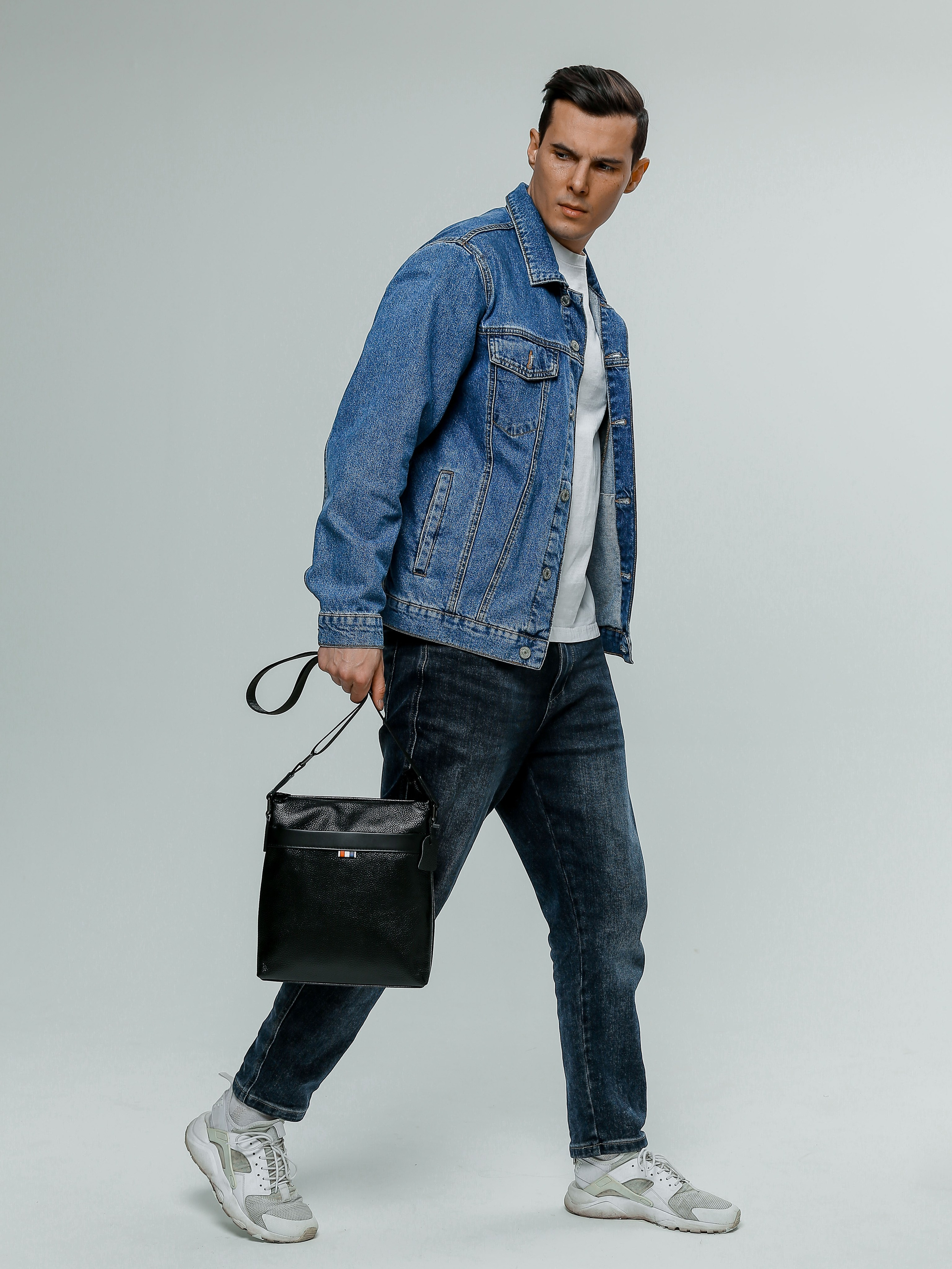 Коммерческая фотосессия мужских сумок для маркетплейсов и социальных сетей. Fashion фотограф в Санкт-Петербурге Савинова Ирина