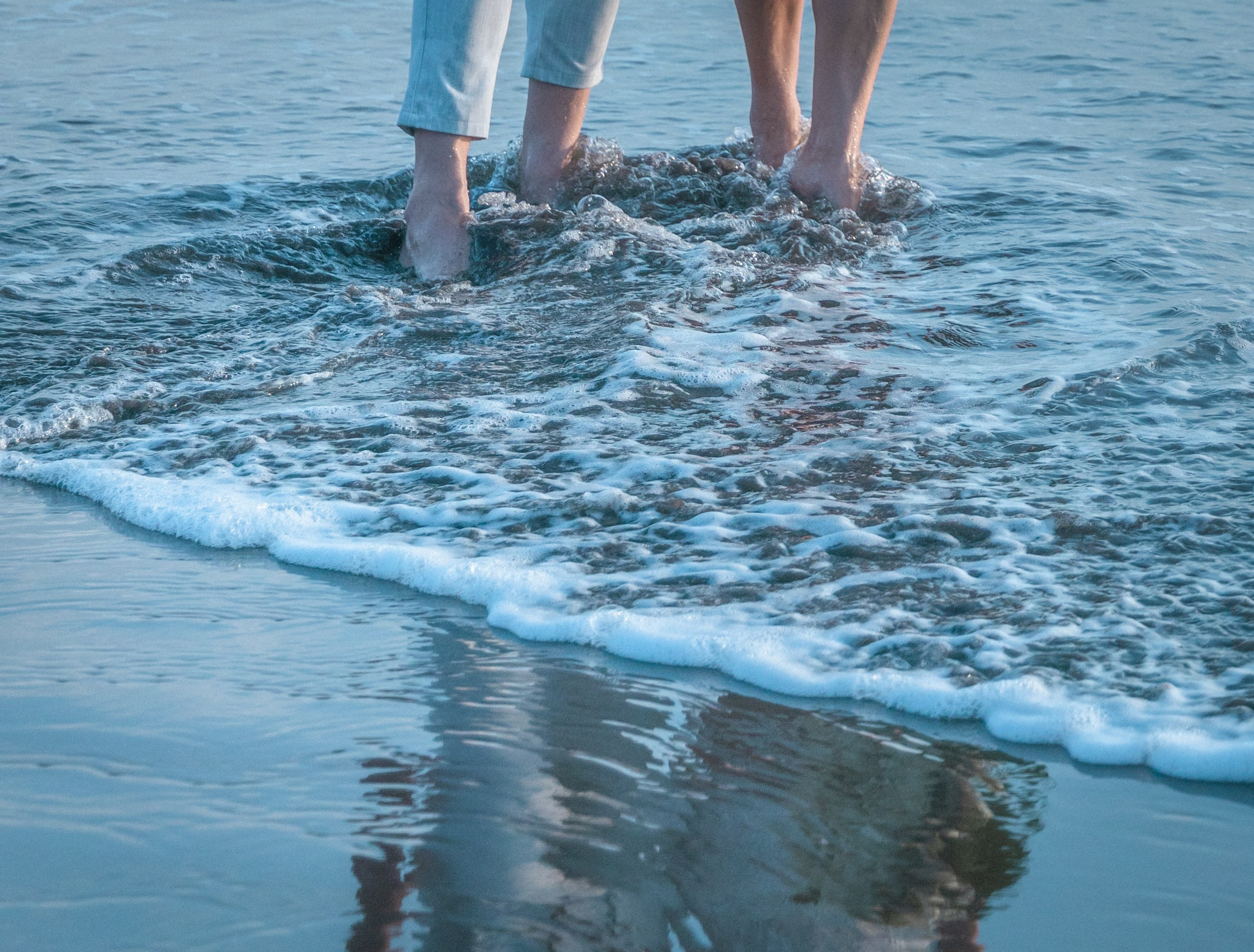 Ocean lovely moments. Family, portrait, content photo in Costa Rica Evgeniya Besprozvannykh