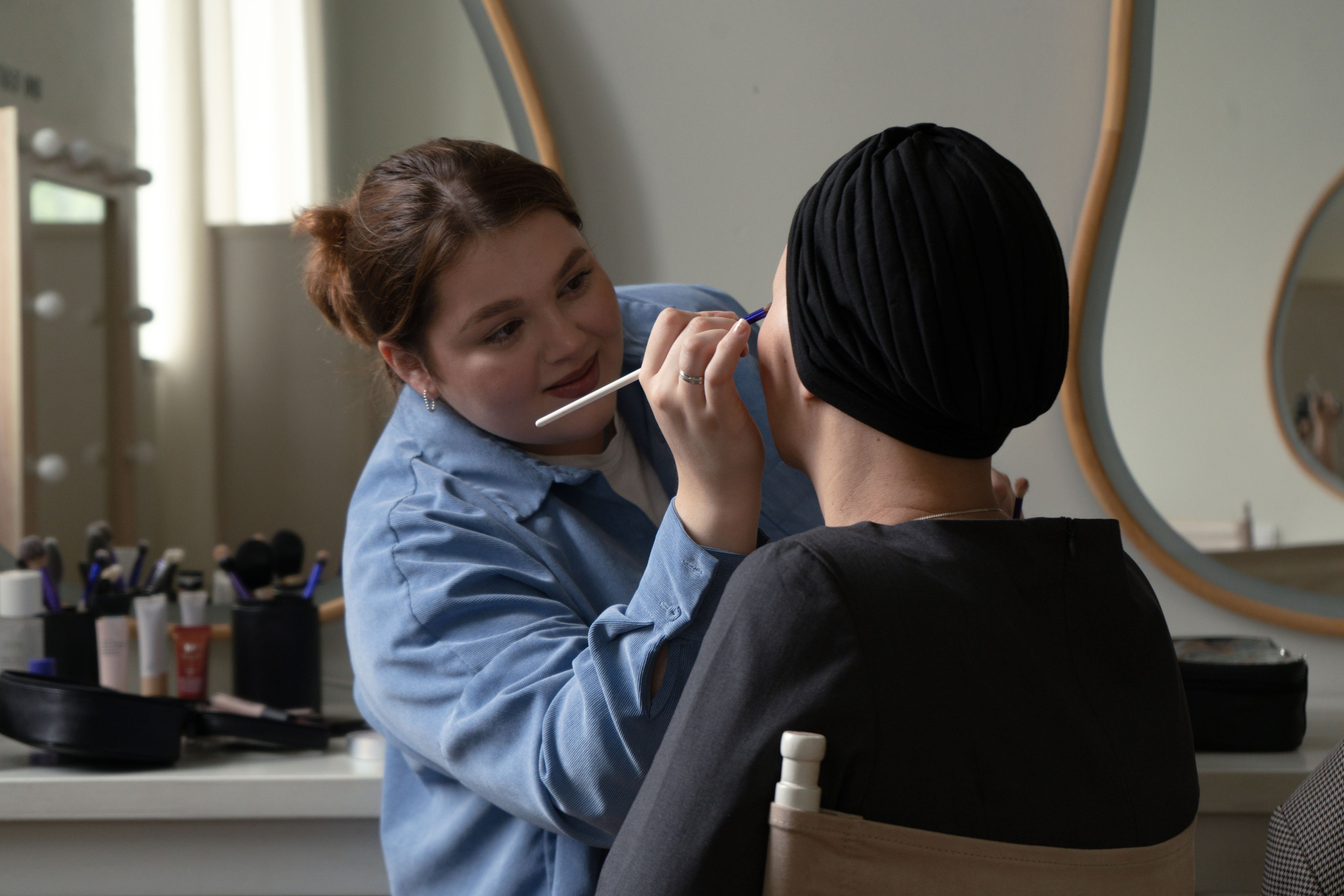 Бэкстейдж фотосессии подопечных фонда Адвита и их семей. Юля Мурашова портретный и документальный фотограф