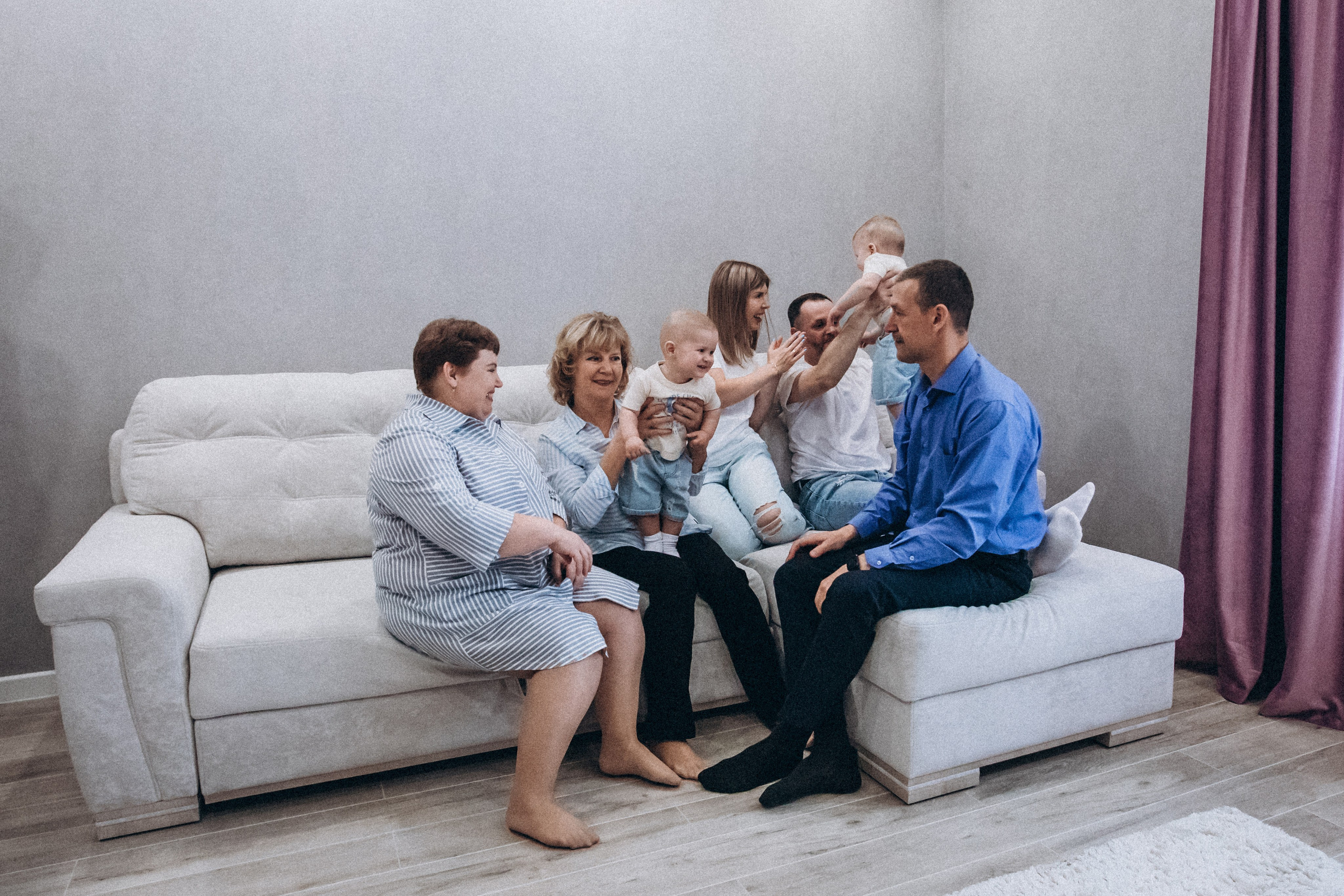 Семья Суворовых. Семейный фотограф Нижневартовск Тюмень Ефимова Ирина